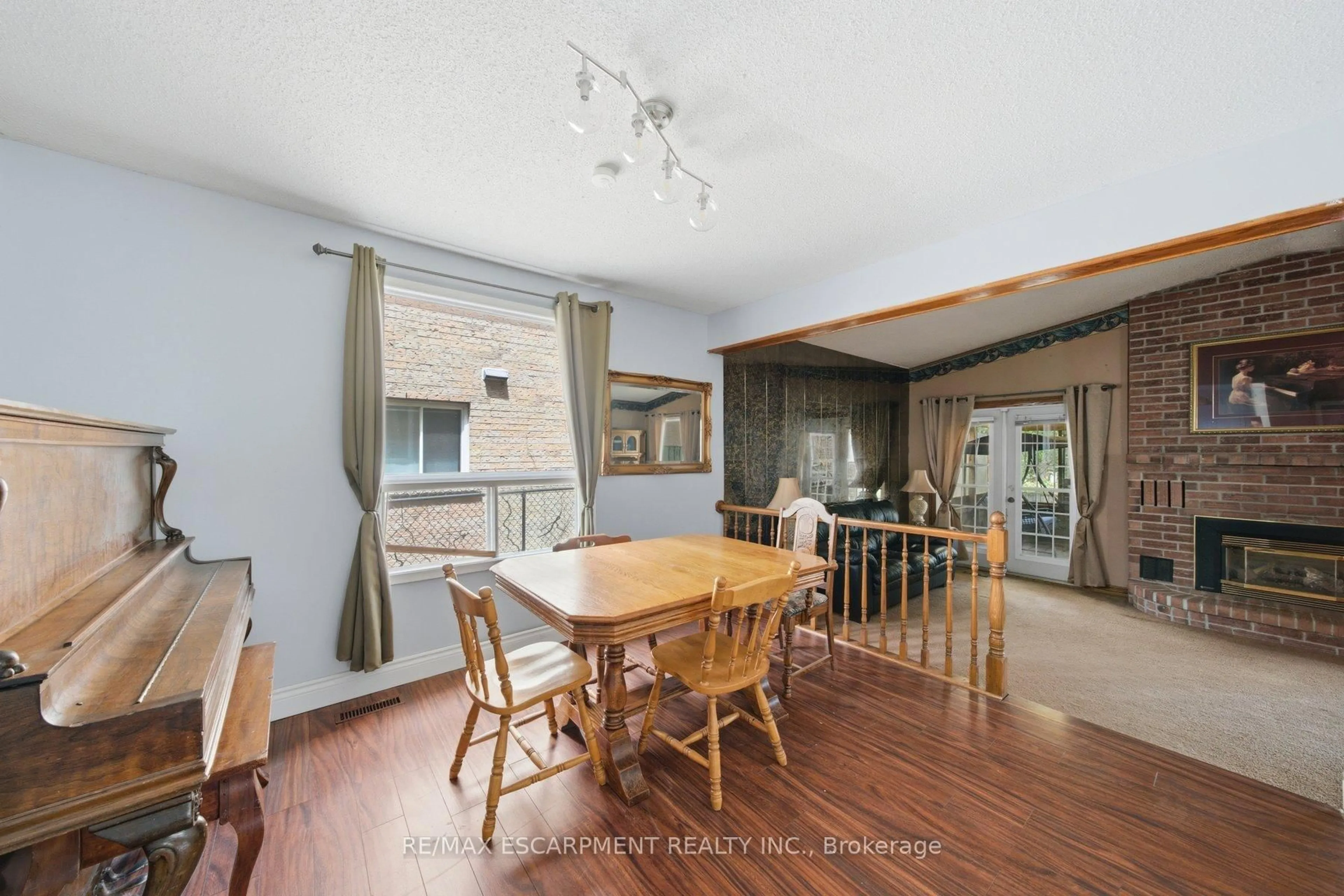 Dining room, unknown for 3 Twinoaks Cres, Hamilton Ontario L8J 2E6