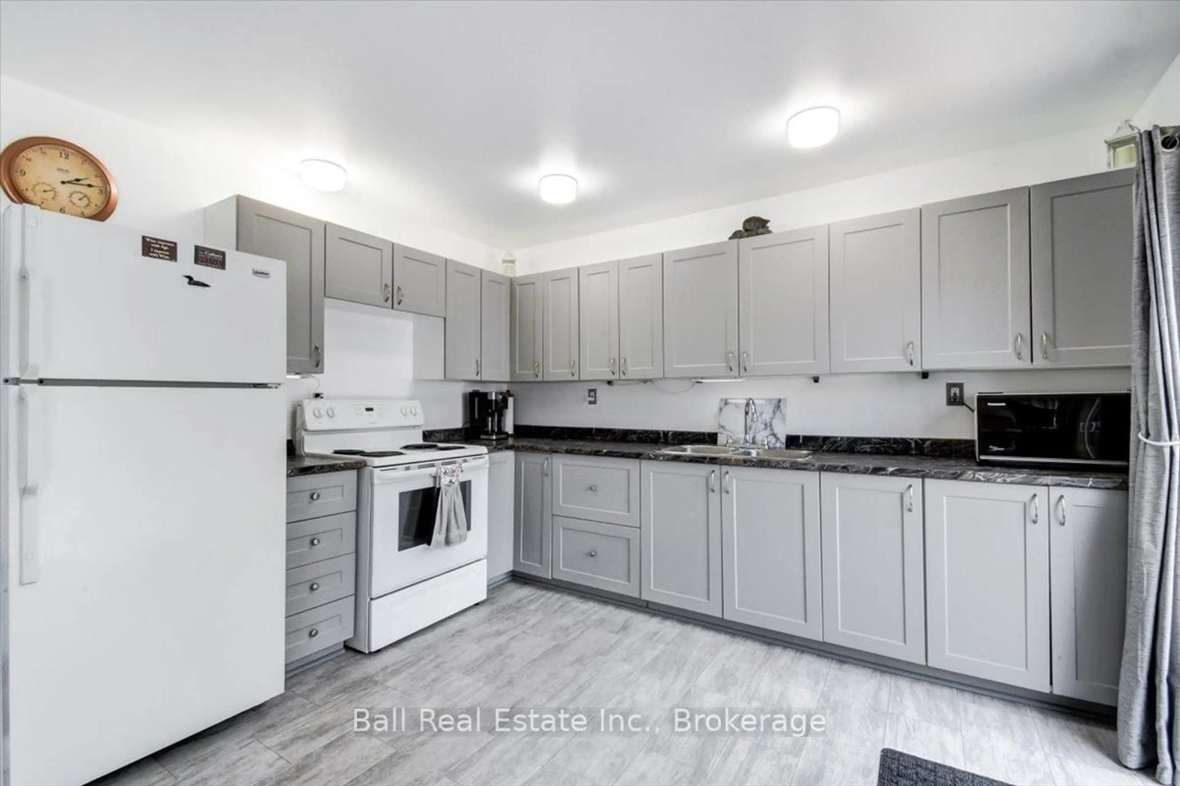Standard kitchen, unknown for 726 Fire Route 18, Havelock-Belmont-Methuen Ontario K0L 1Z0