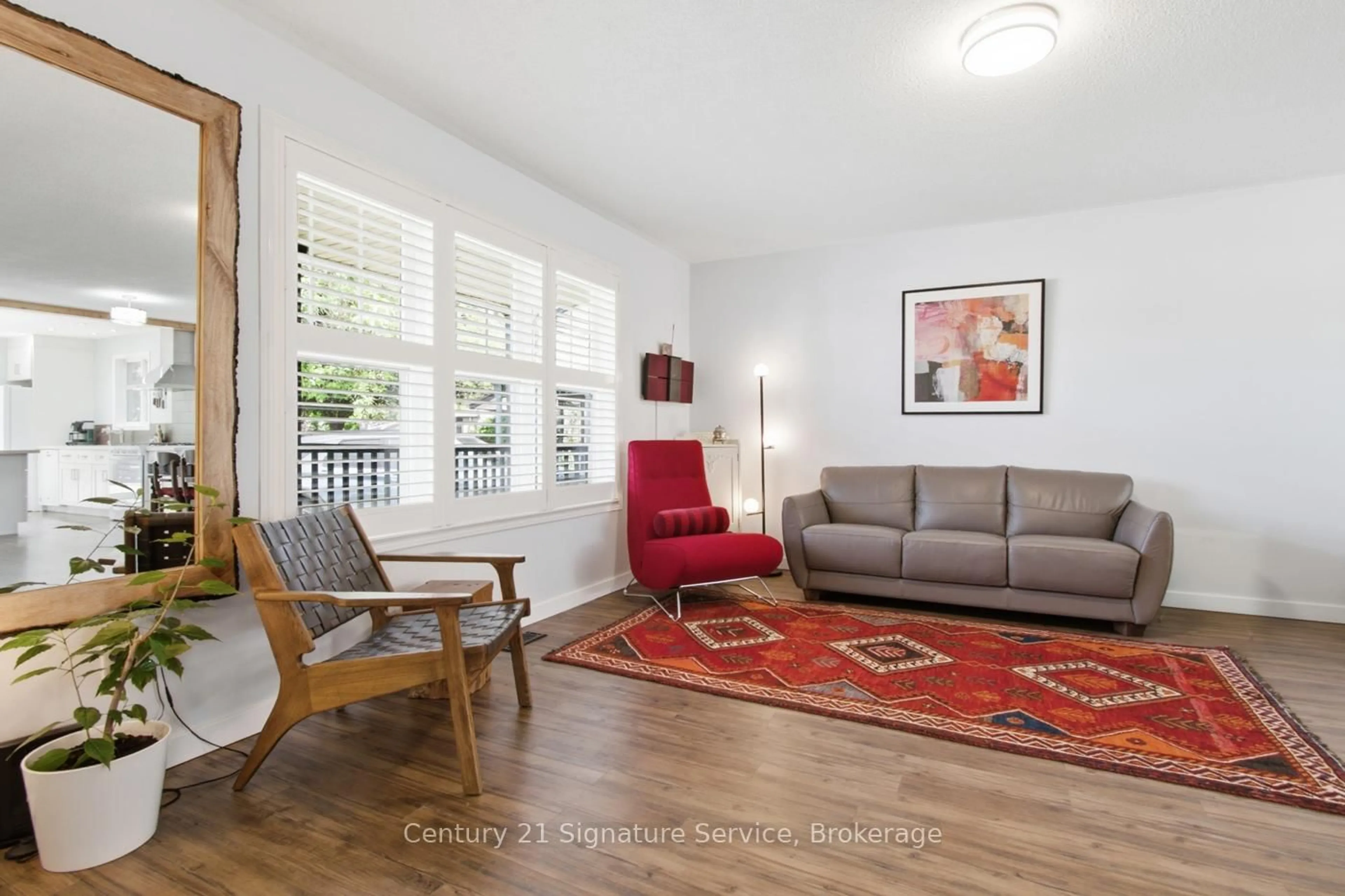 Living room with furniture, unknown for 29 Willver Dr, St. Catharines Ontario L2M 7Y1
