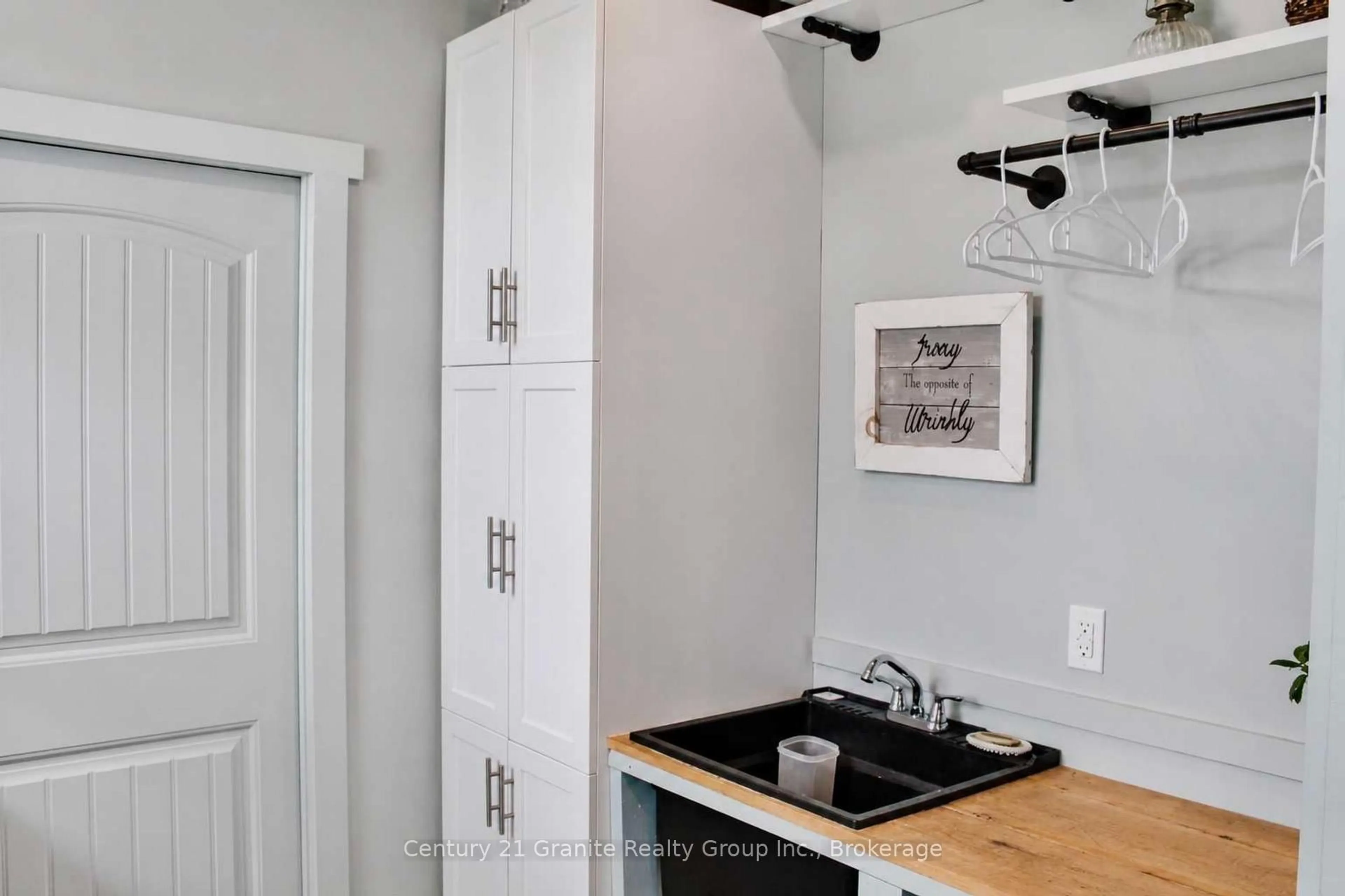 Standard kitchen, ceramic/tile floor for 704 Lakeview Rd, Bancroft Ontario K0L 1C0