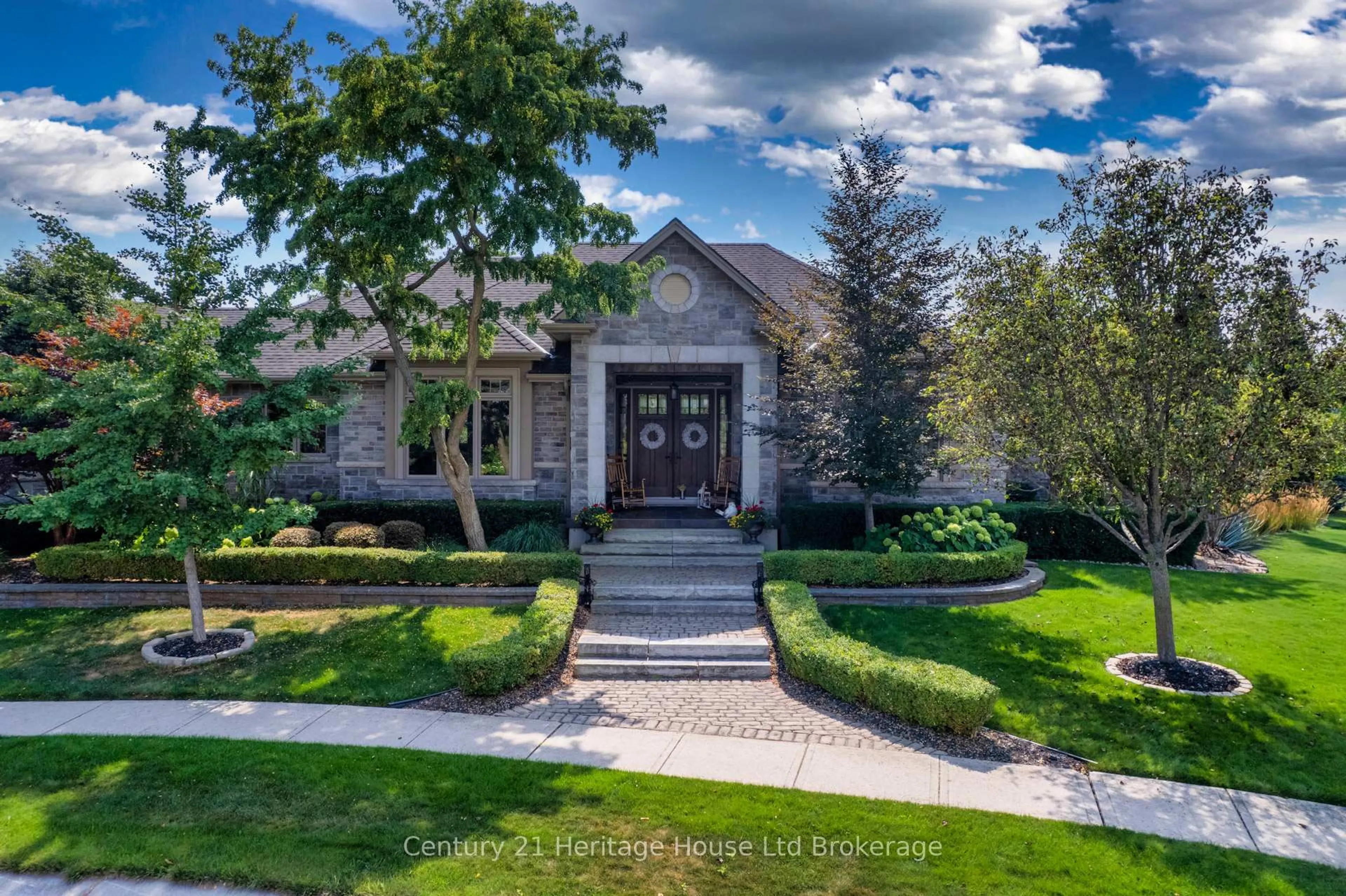 Home with brick exterior material, street for 563 Lakeview Dr, Woodstock Ontario N4T 0C7