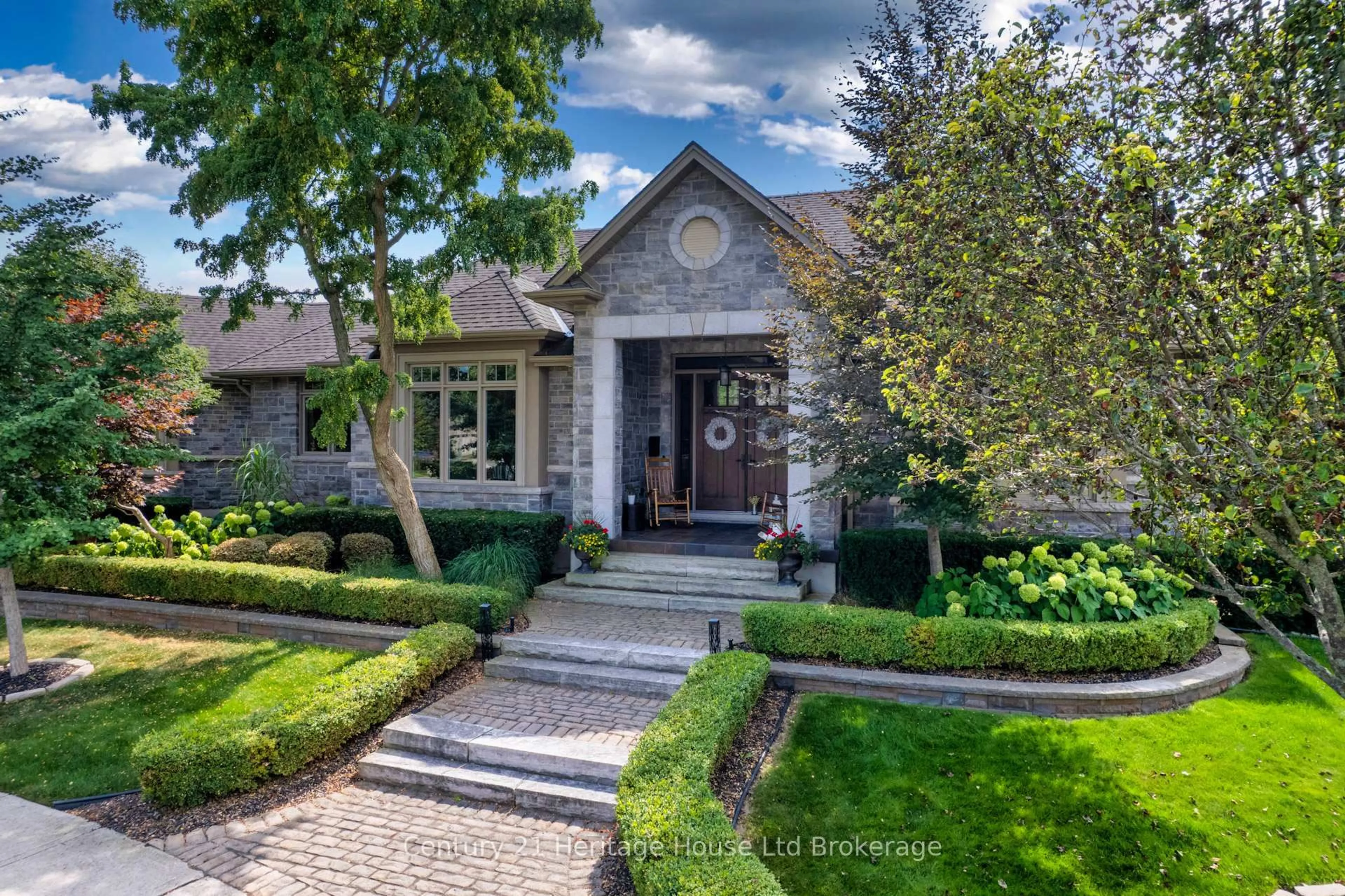 Home with brick exterior material, street for 563 Lakeview Dr, Woodstock Ontario N4T 0C7