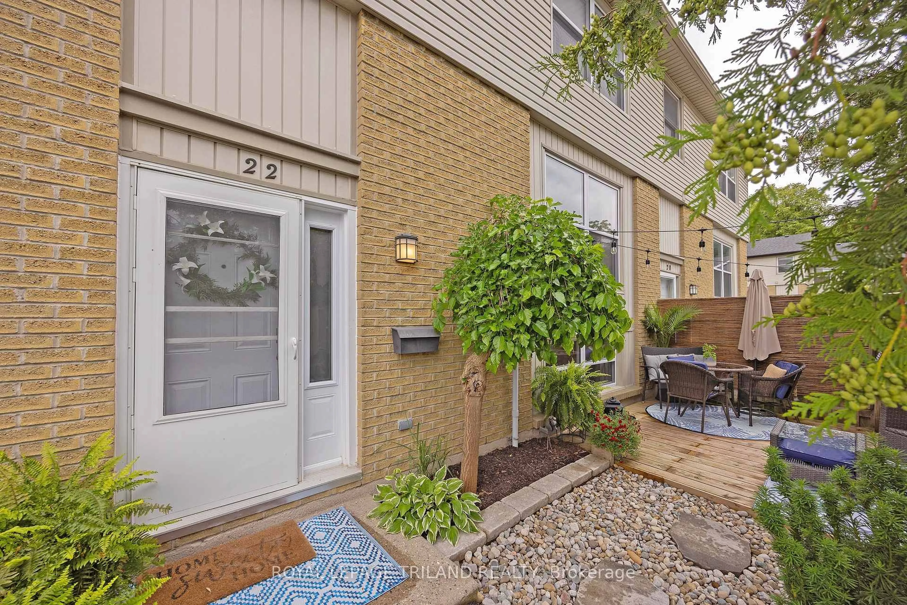 Patio, street for 760 Berkshire Dr #22, London South Ontario N6J 4A5