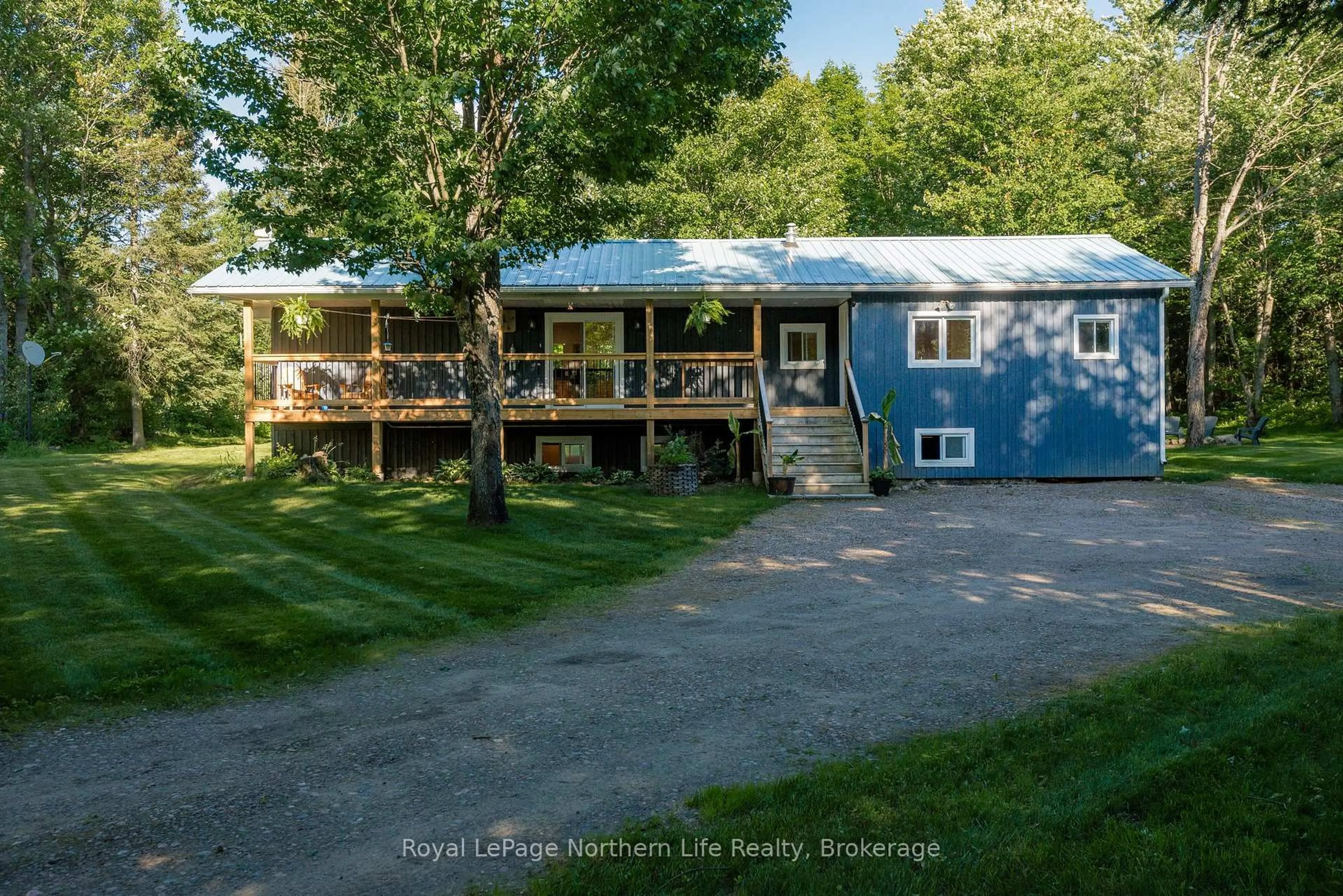 A pic from outside/outdoor area/front of a property/back of a property/a pic from drone, unknown for 1601 Memorial Park Dr, Chisholm Ontario P0H 1Z0