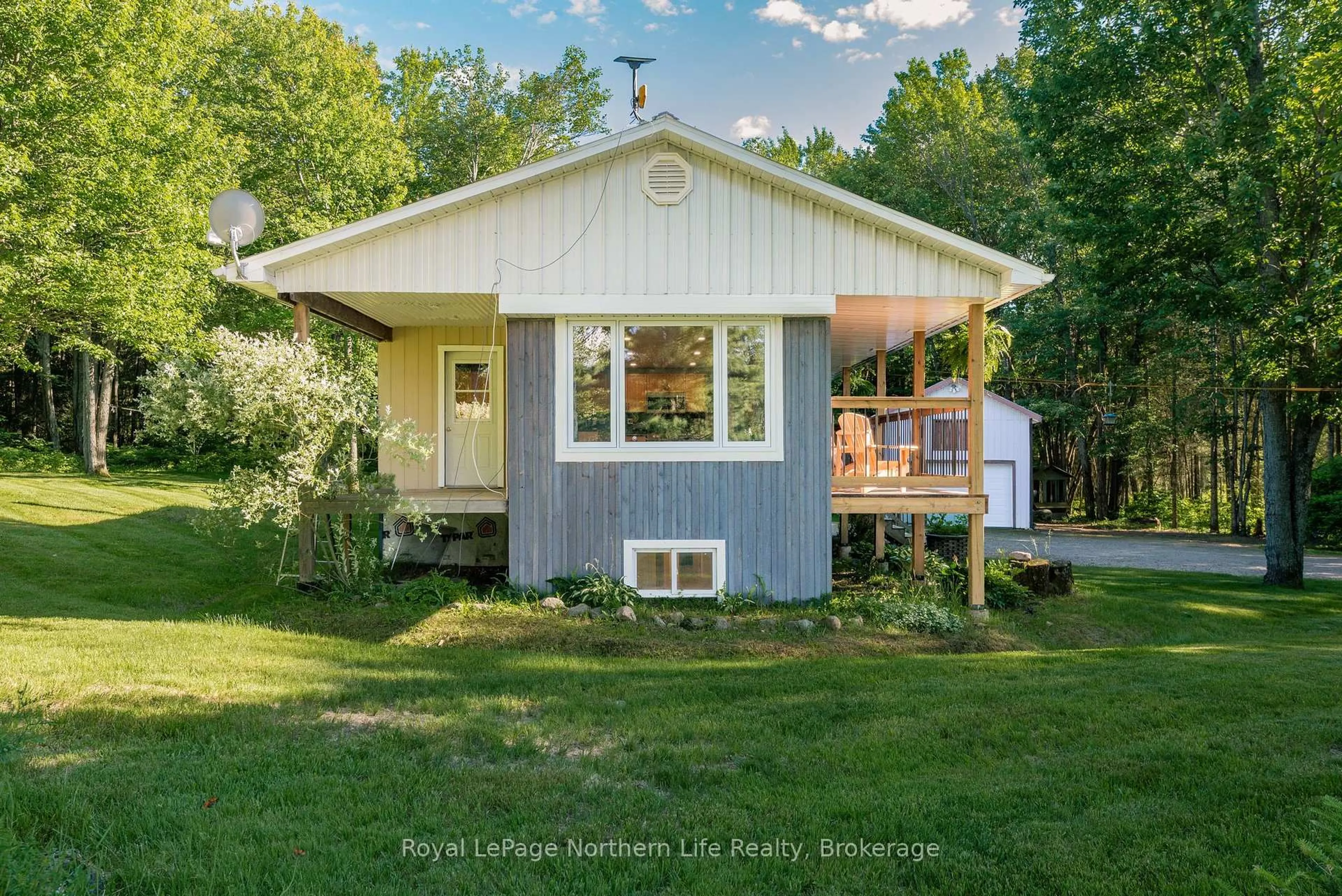 Home with vinyl exterior material, street for 1601 Memorial Park Dr, Chisholm Ontario P0H 1Z0