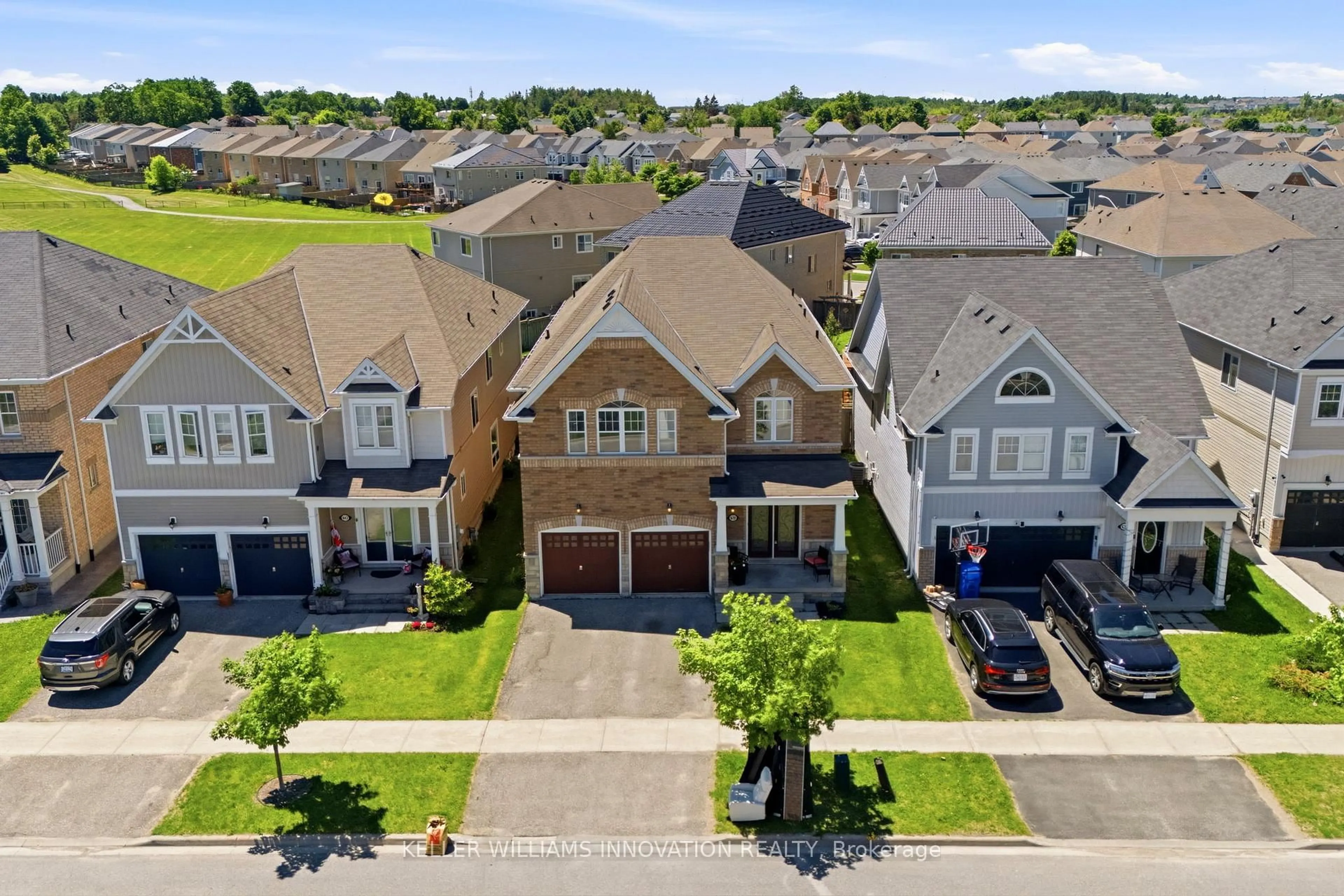 A pic from outside/outdoor area/front of a property/back of a property/a pic from drone, street for 639 Hammond St, Shelburne Ontario L9V 3S2