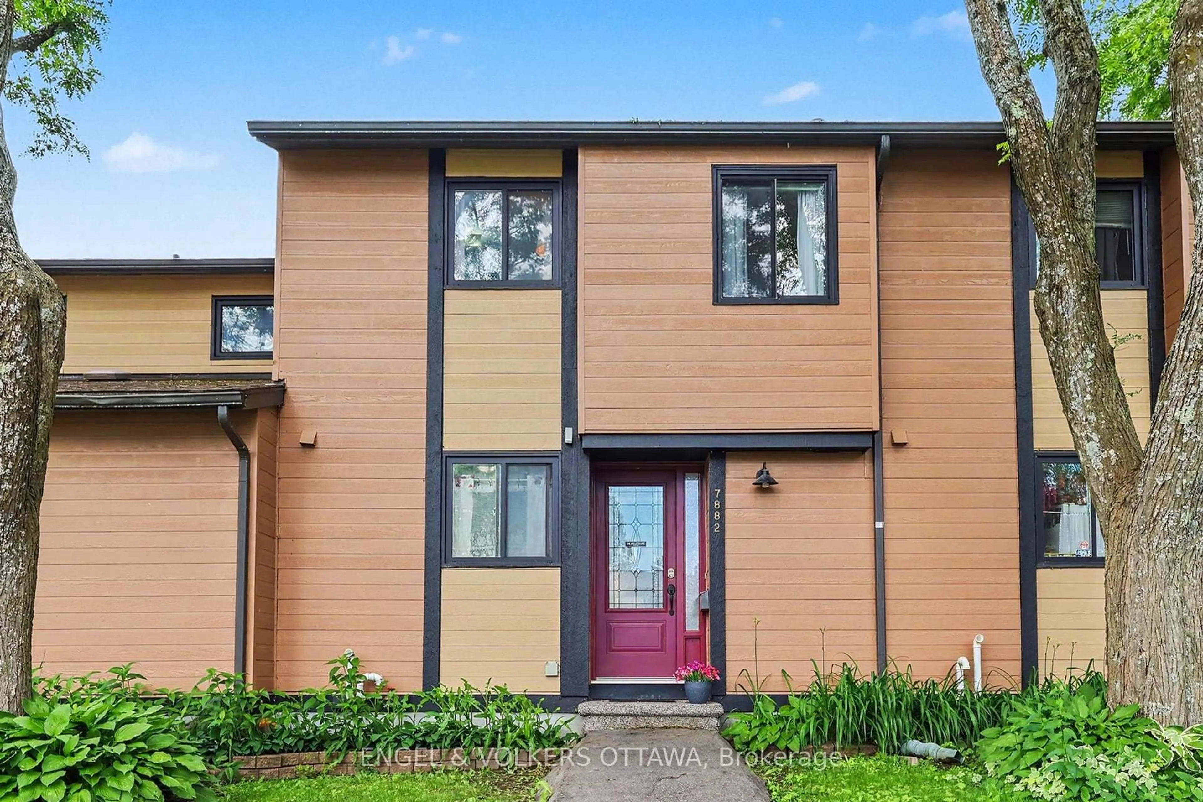 Home with brick exterior material, street for 7882 Jeanne D'arc Blvd #87, Orleans Ontario K1C 2B9