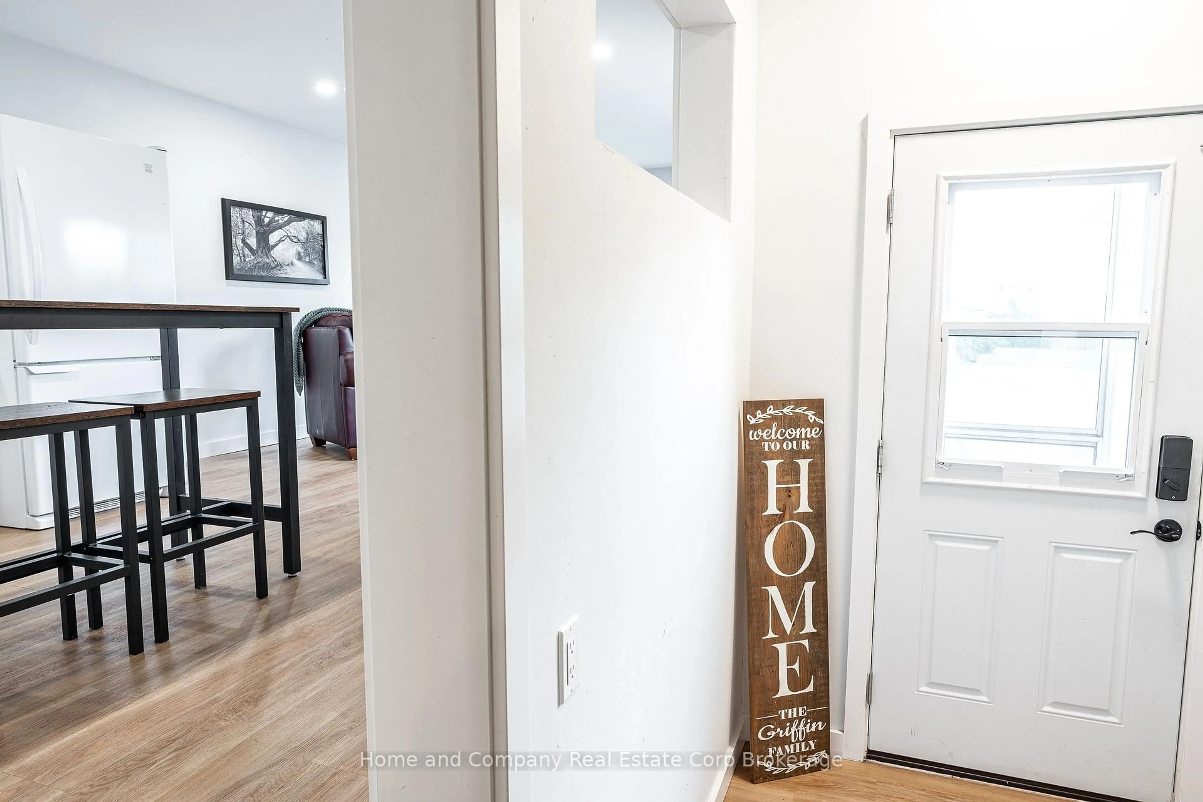 Indoor entryway for 154 Maple St, Perth East Ontario N5A 6S6