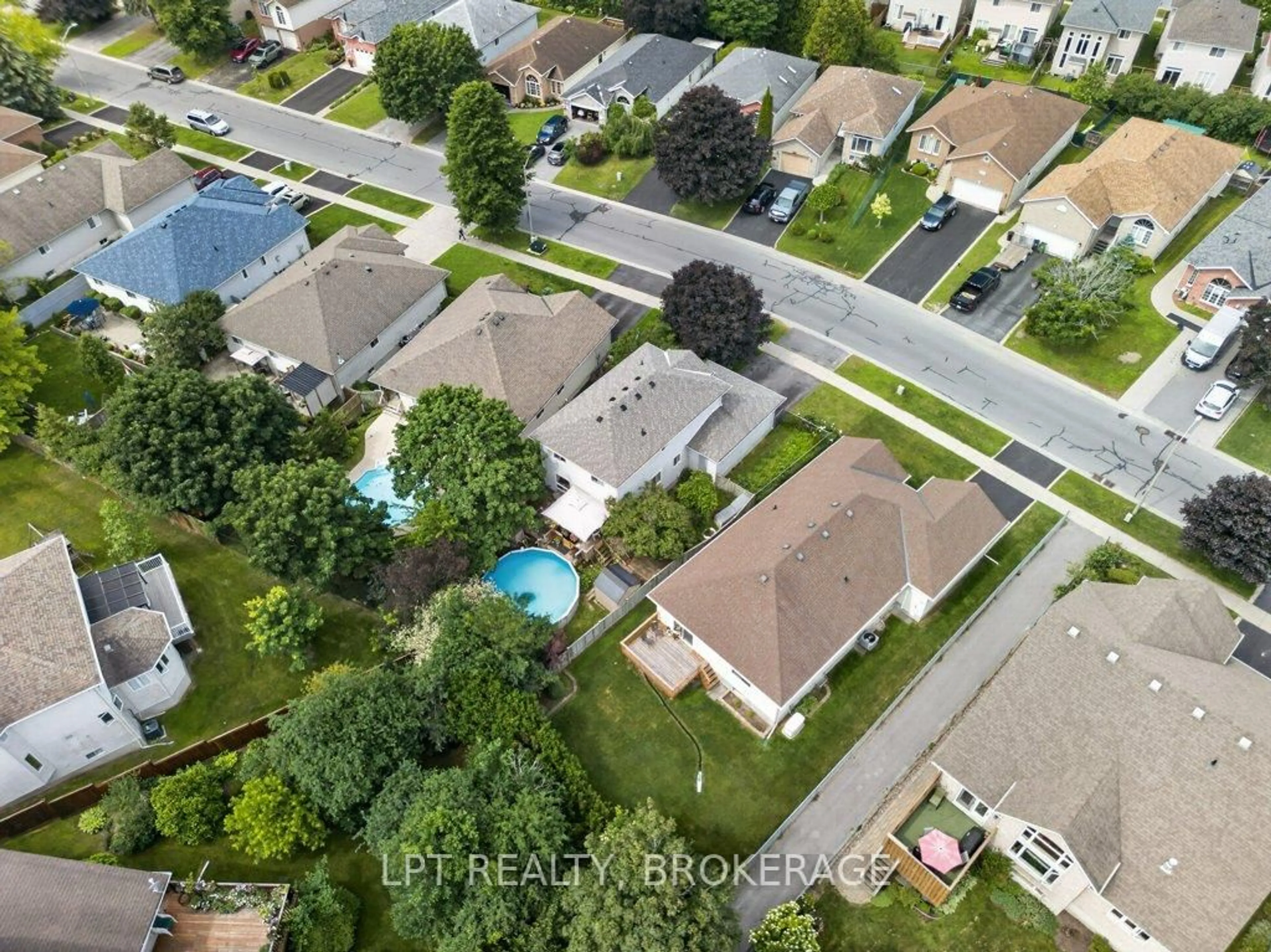 A pic from outside/outdoor area/front of a property/back of a property/a pic from drone, street for 645 Roosevelt Dr, Kingston Ontario K7M 8T7