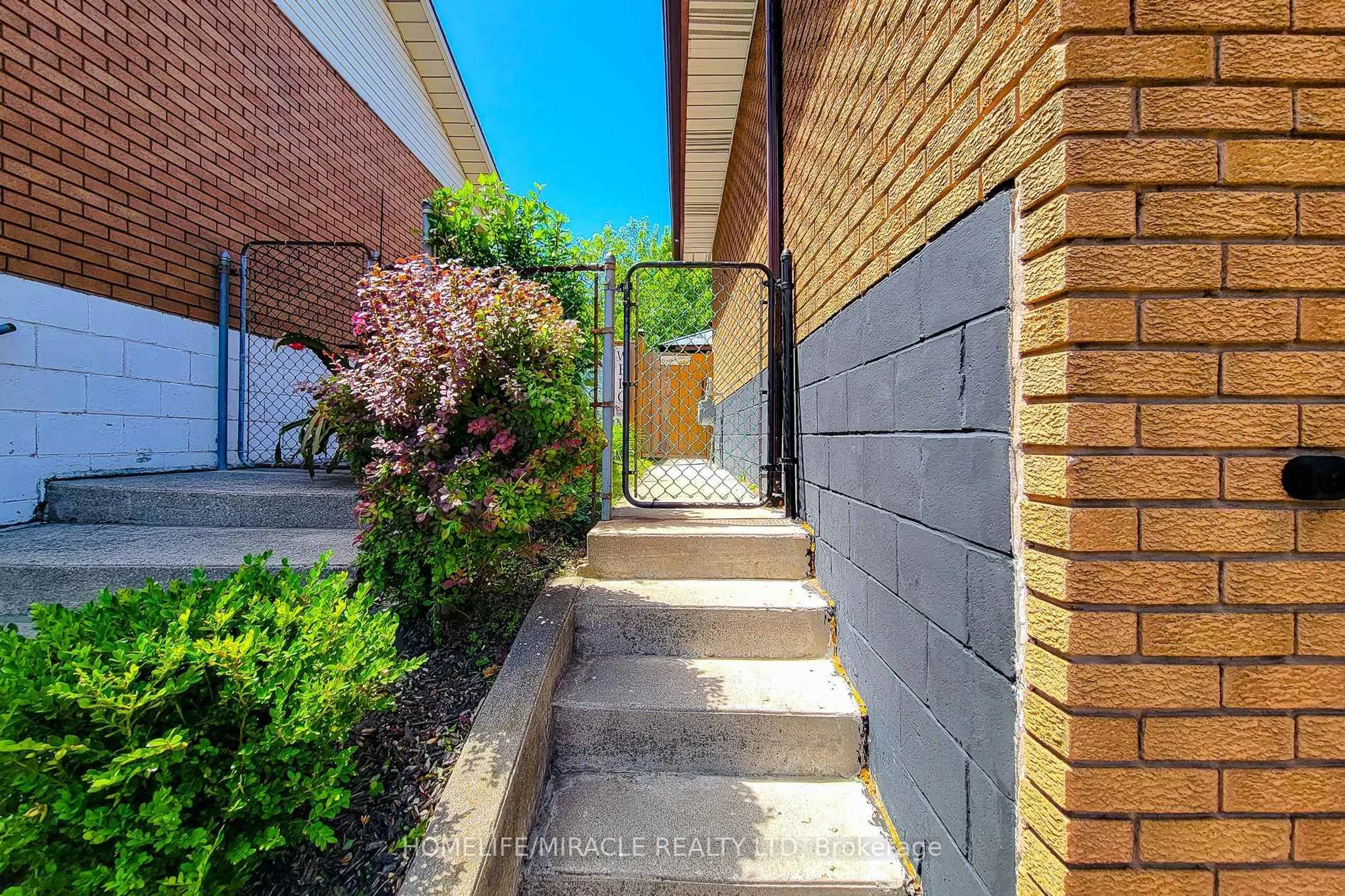 Unknown for 12 Maitland Ave, Hamilton Ontario L9A 3J3