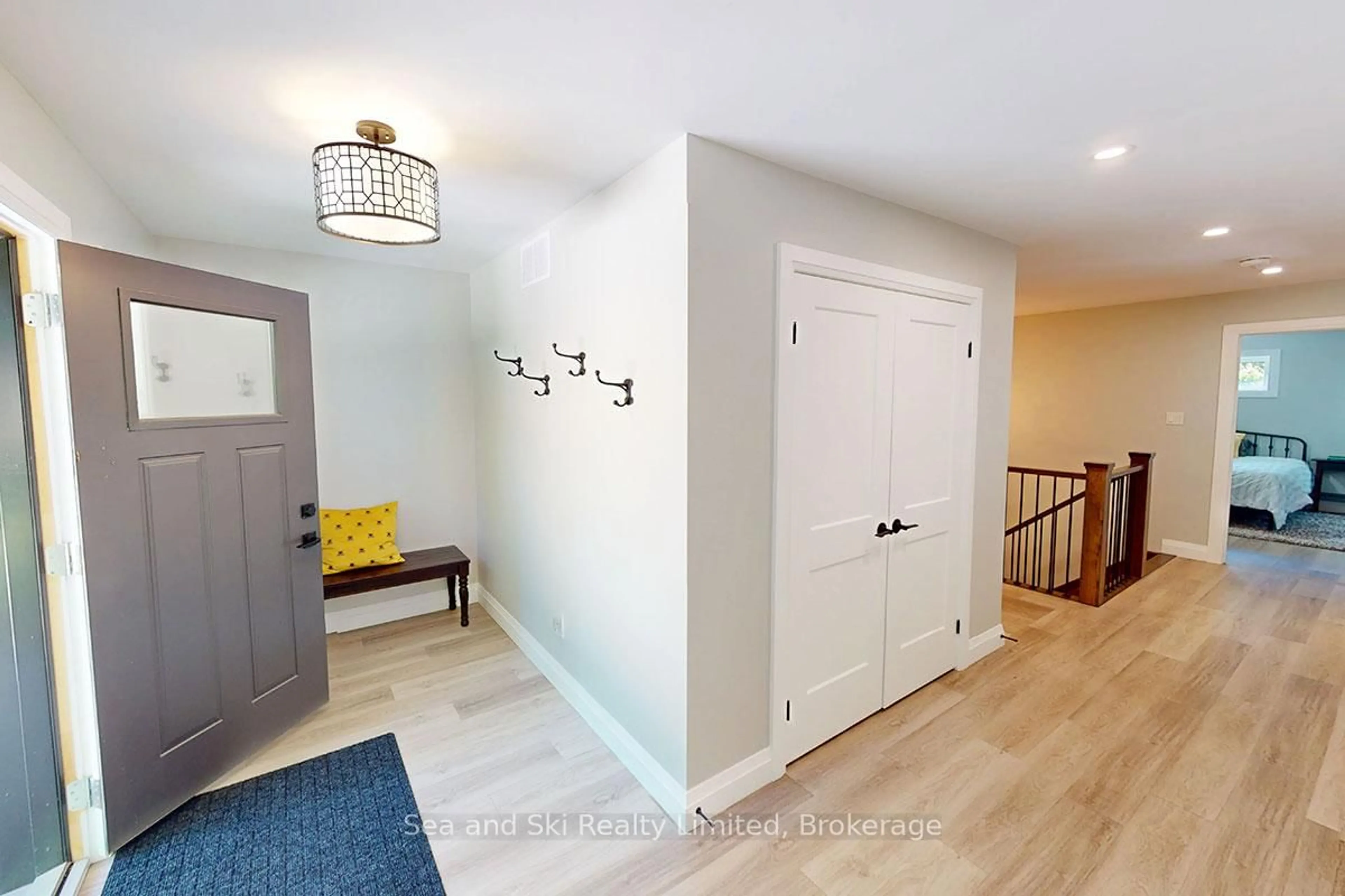 Indoor entryway for 193 Inkerman St, Grey Highlands Ontario N0C 1E0