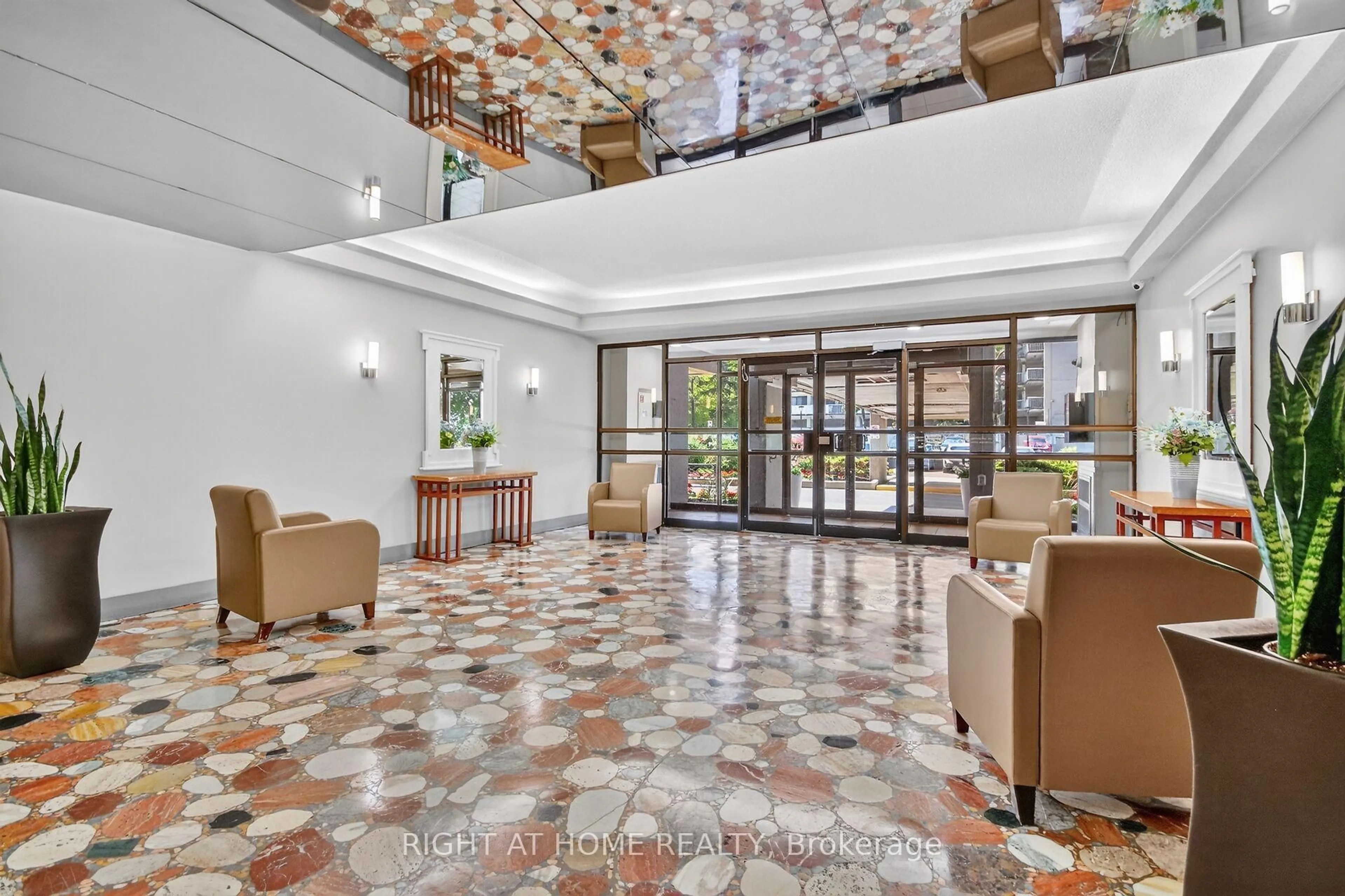 Lobby for 1785 Frobisher Lane #2204, Ottawa Ontario K1G 3T7