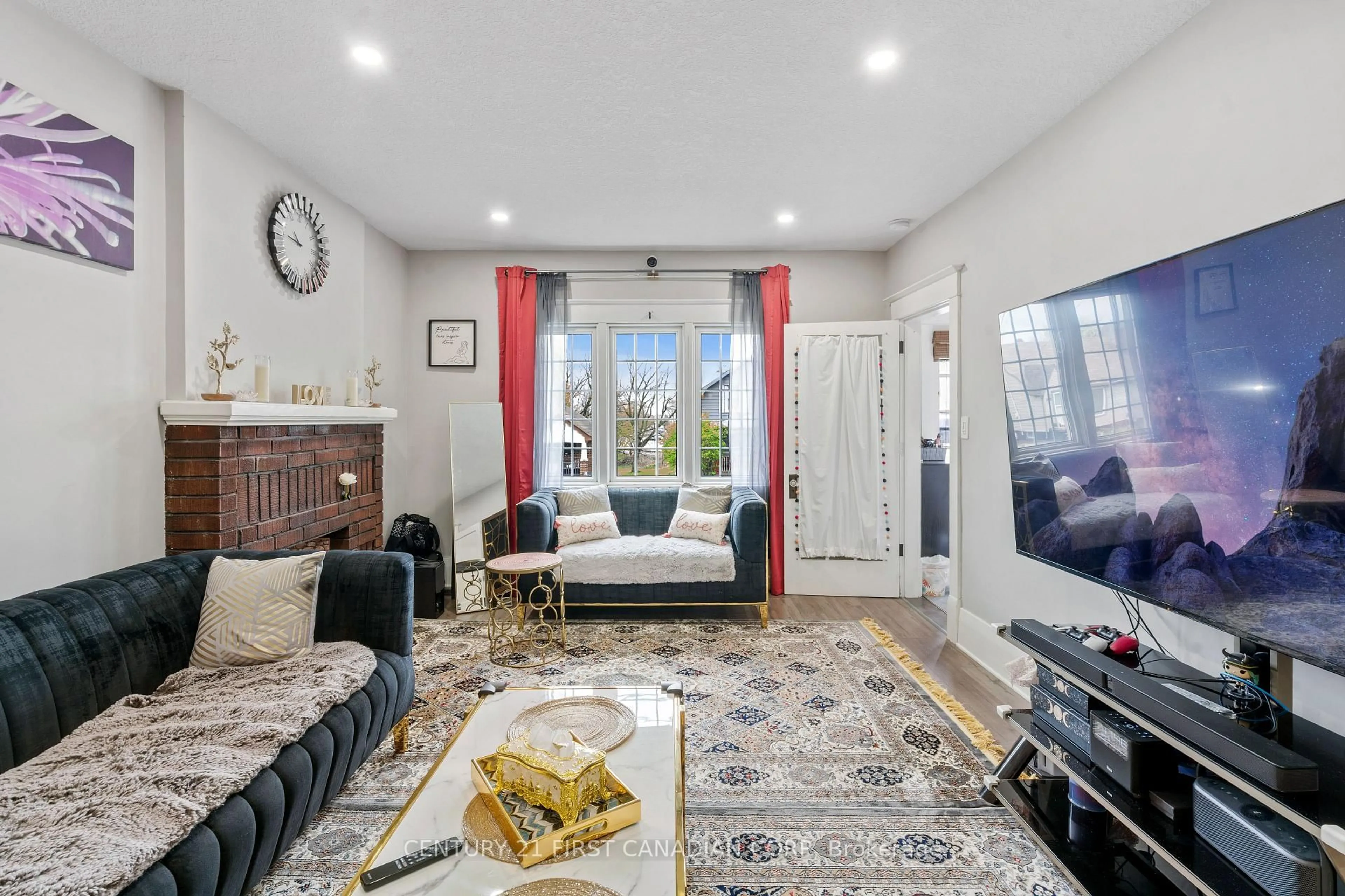 Living room with furniture, unknown for 594 Highbury Ave, London East Ontario N5W 4K9