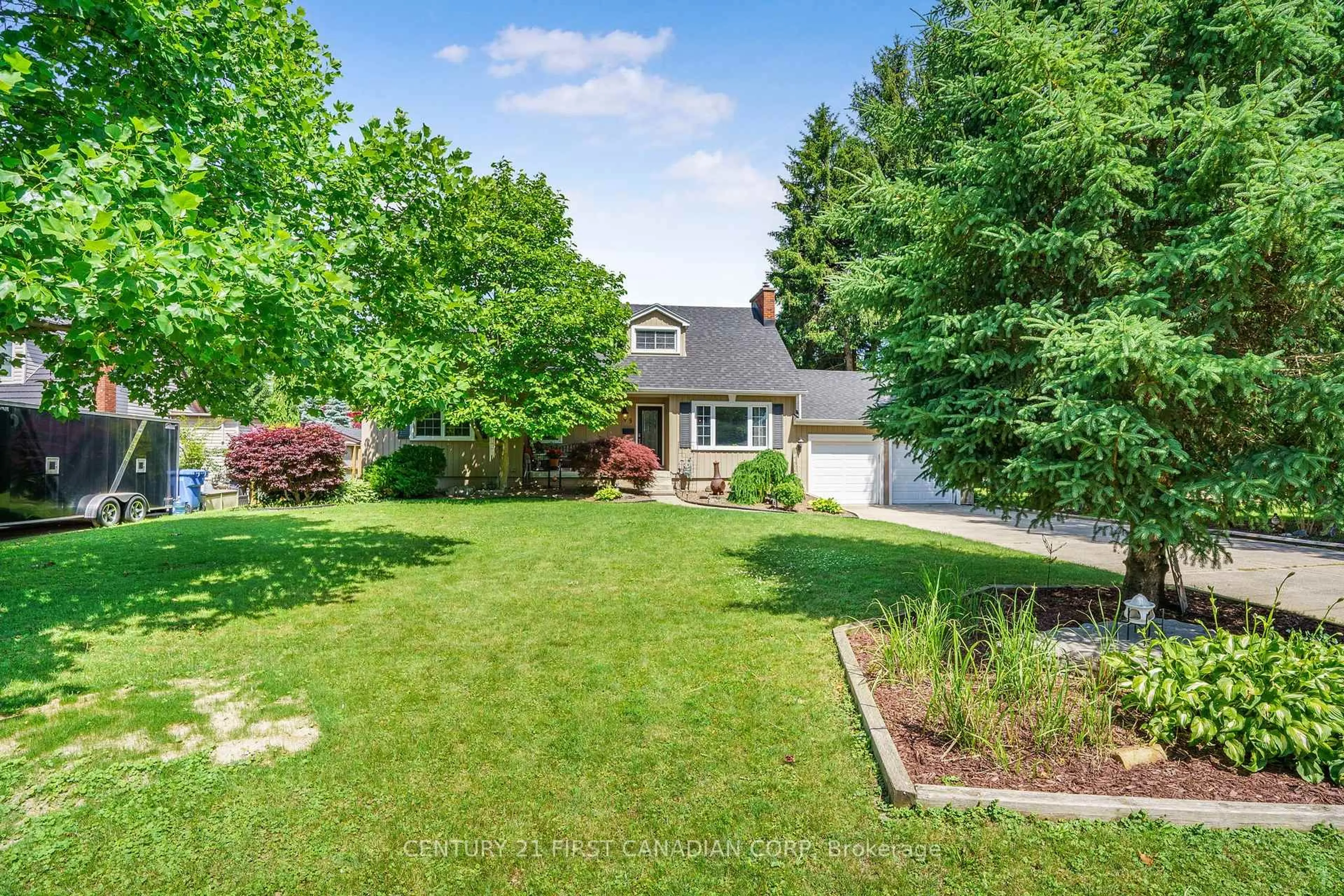 A pic from outside/outdoor area/front of a property/back of a property/a pic from drone, unknown for 9 O'Brien Dr, Chatham-Kent Ontario N7M 2E5