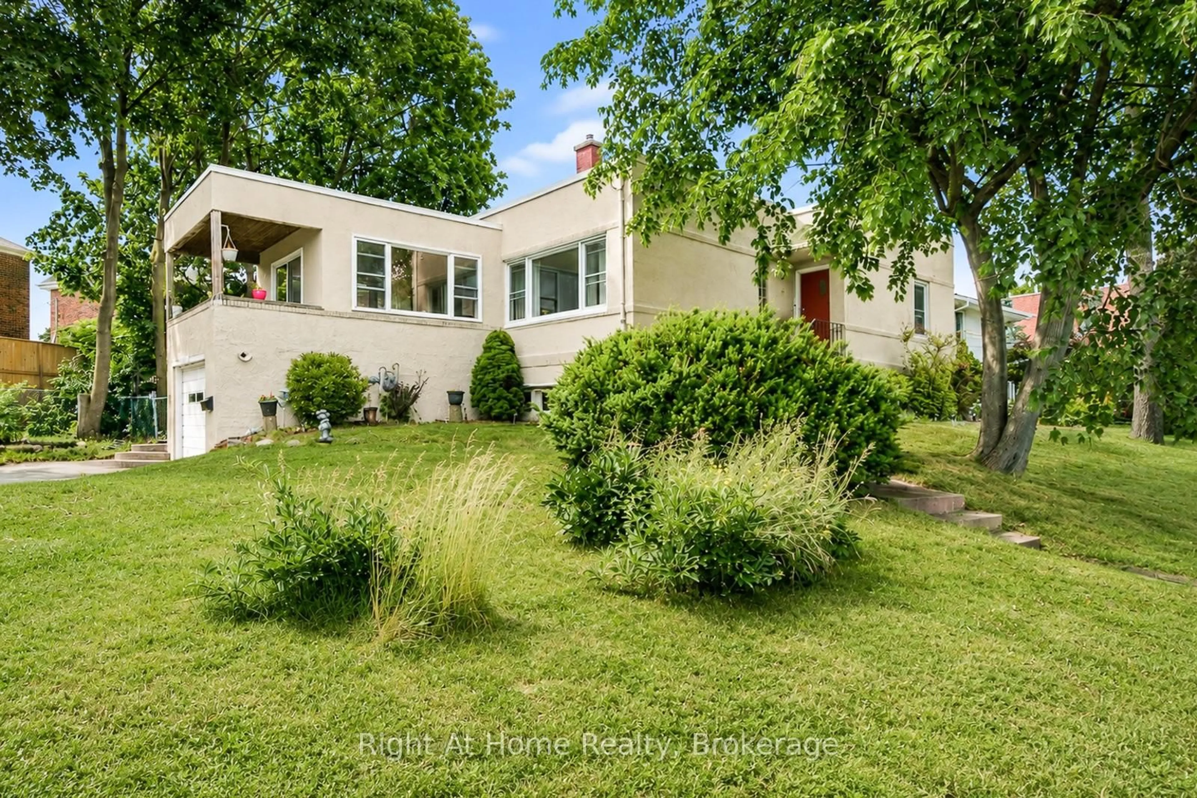 A pic from outside/outdoor area/front of a property/back of a property/a pic from drone, street for 16 Oriole Park Ave, Belleville Ontario K8N 4C7