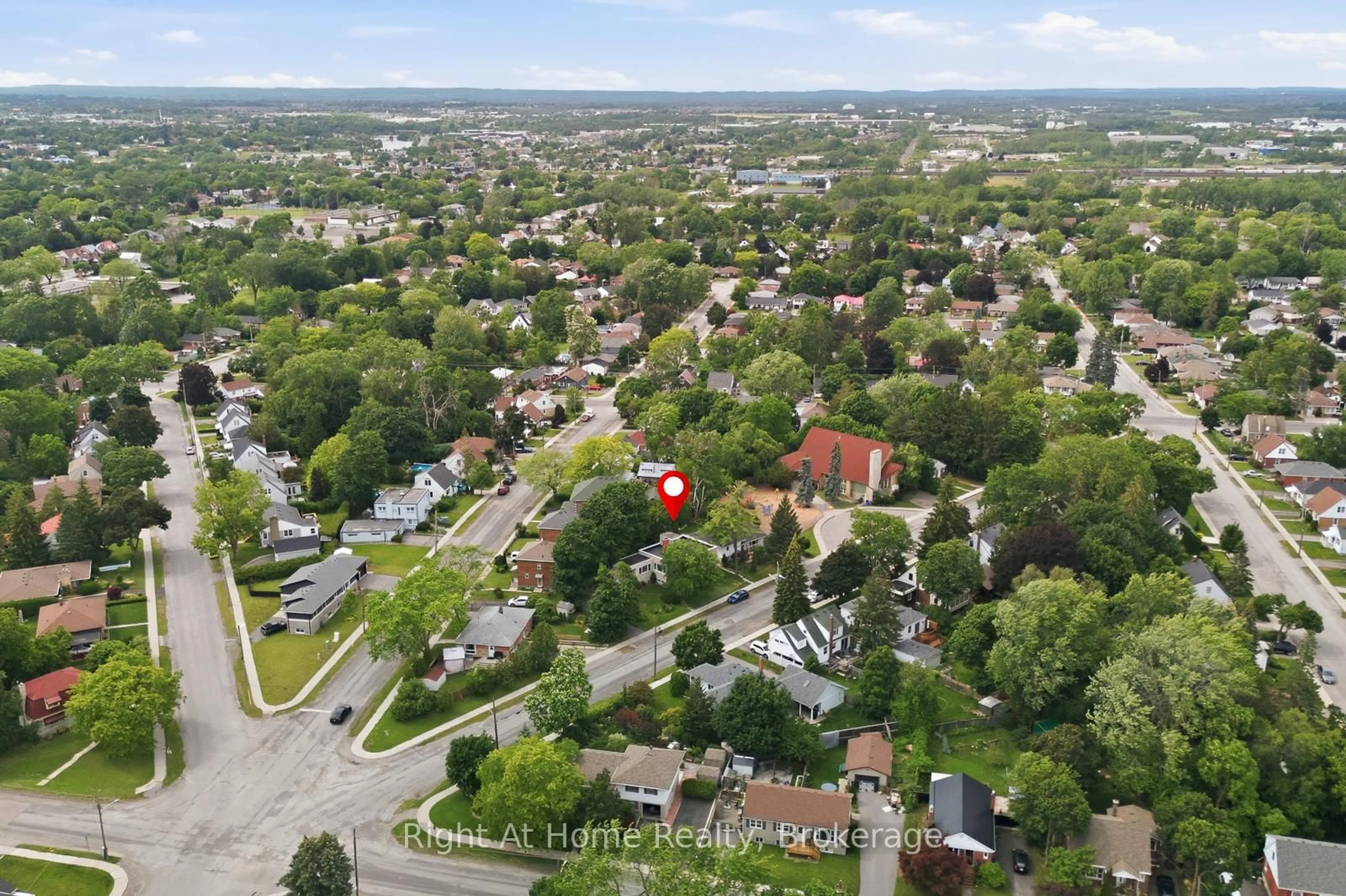 A pic from outside/outdoor area/front of a property/back of a property/a pic from drone, street for 16 Oriole Park Ave, Belleville Ontario K8N 4C7