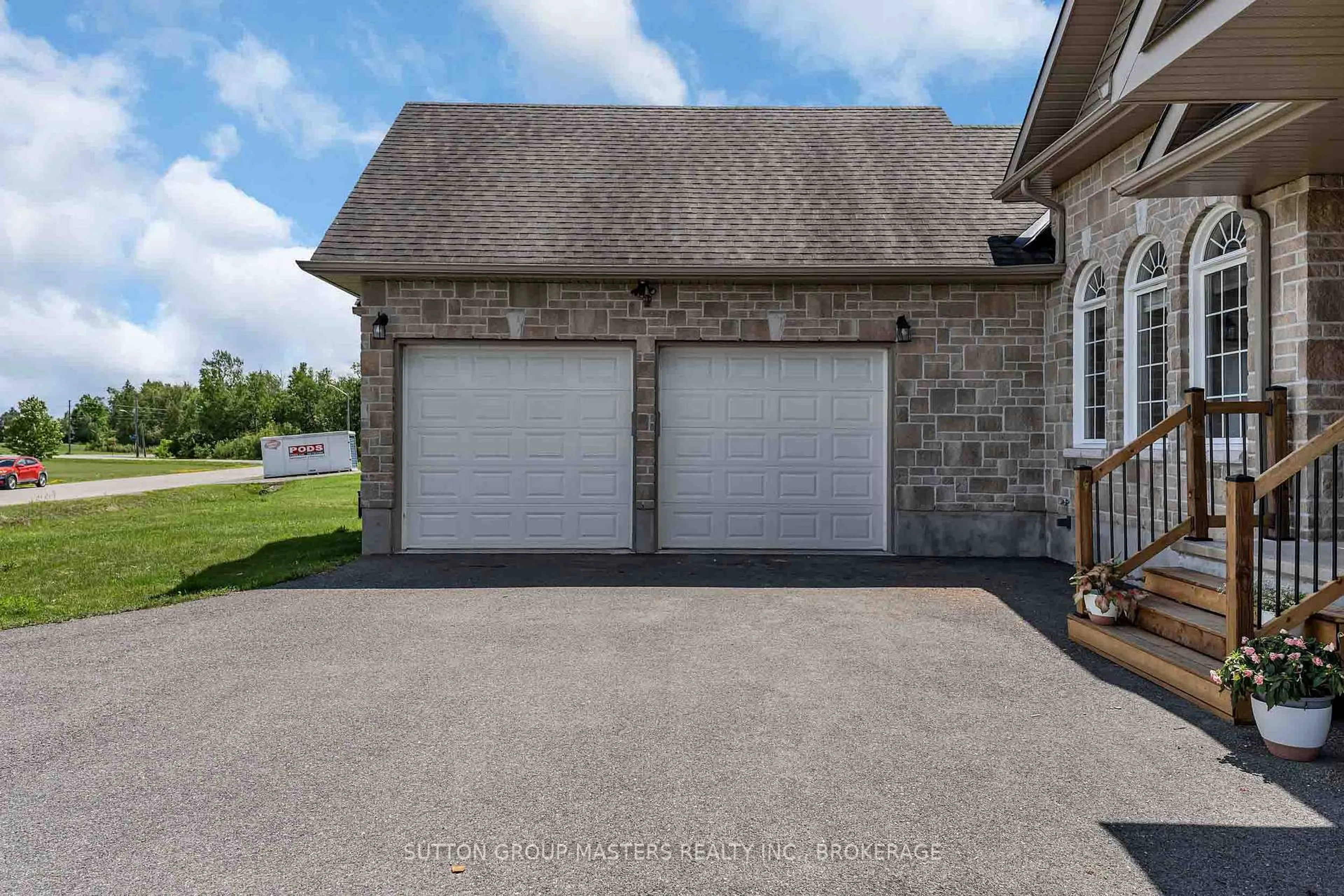 Indoor garage for 257 Starlight Pl, Ashton Ontario K0A 1B0
