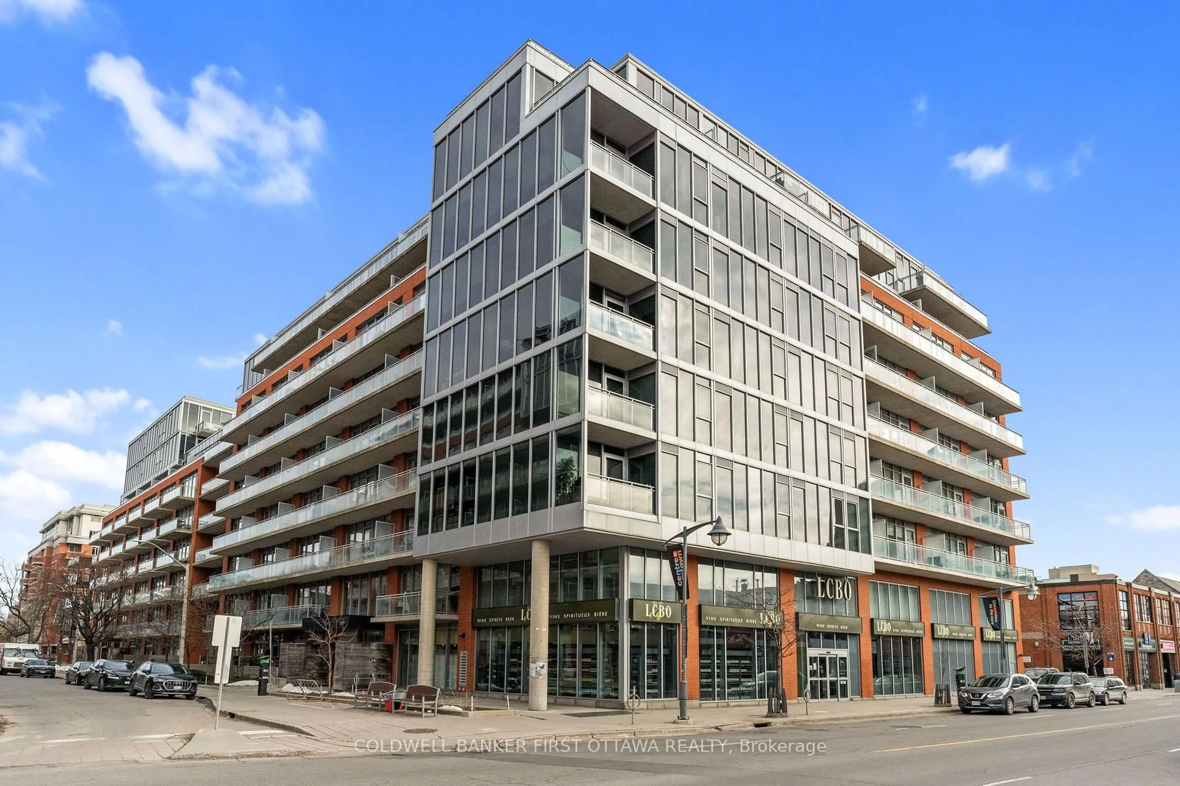 Unknown for 360 MCleod St #209, Ottawa Ontario K2P 1A9