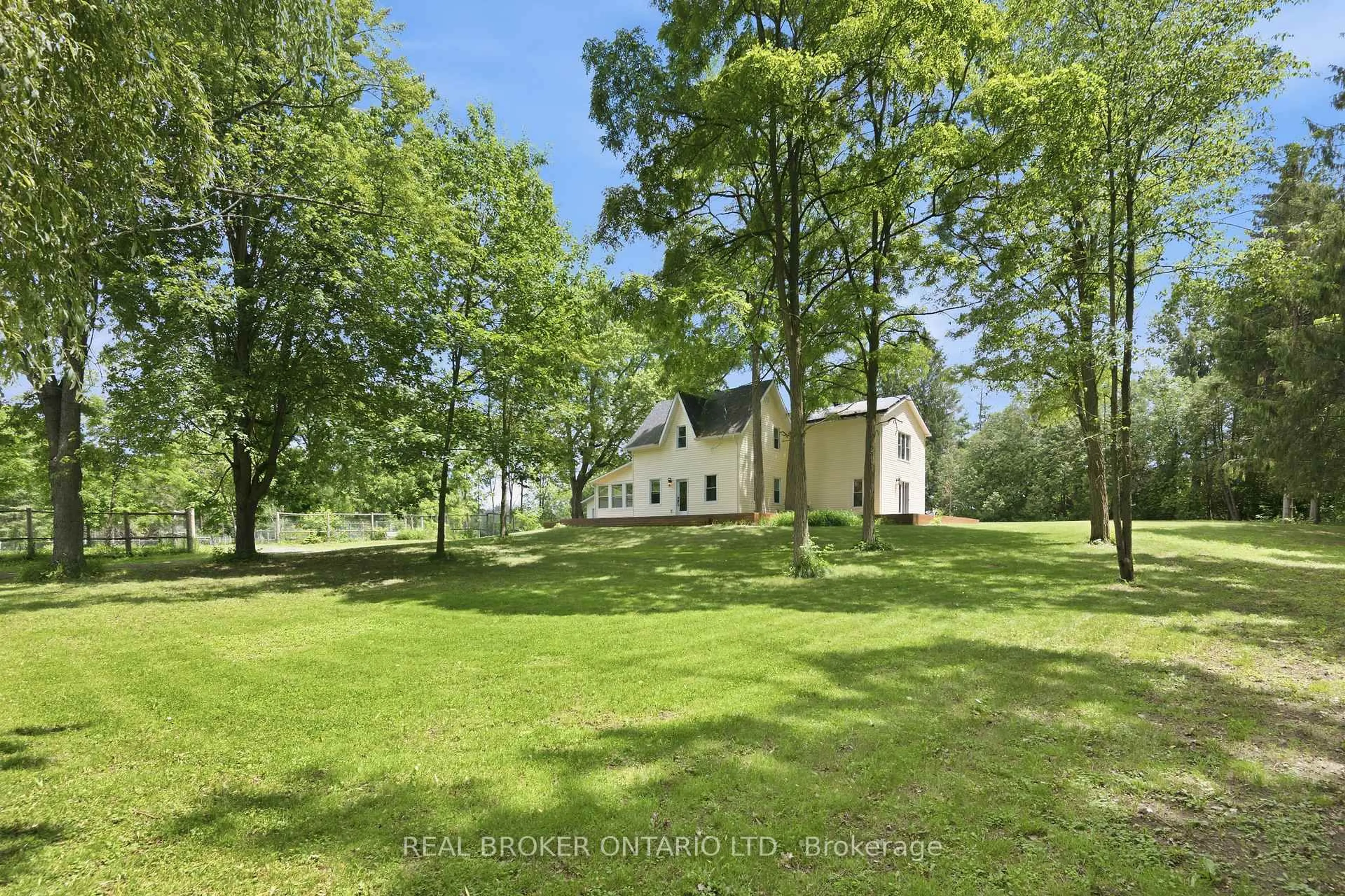A pic from outside/outdoor area/front of a property/back of a property/a pic from drone, unknown for 4184 Gordon Murdock Rd, Osgoode Ontario K0A 2W0