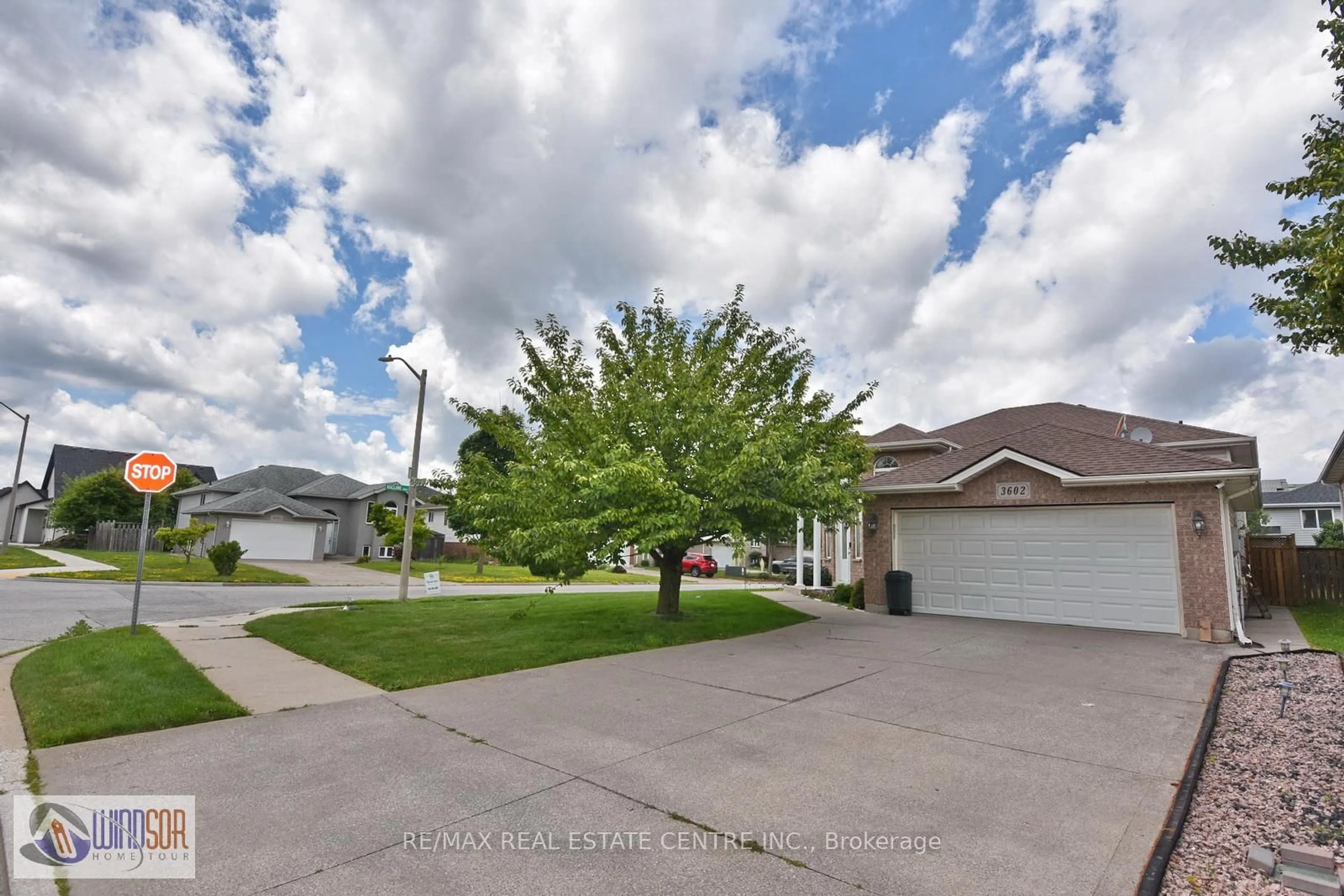 A pic from outside/outdoor area/front of a property/back of a property/a pic from drone, street for 3602 Holburn St, Windsor Ontario N9E 4V4