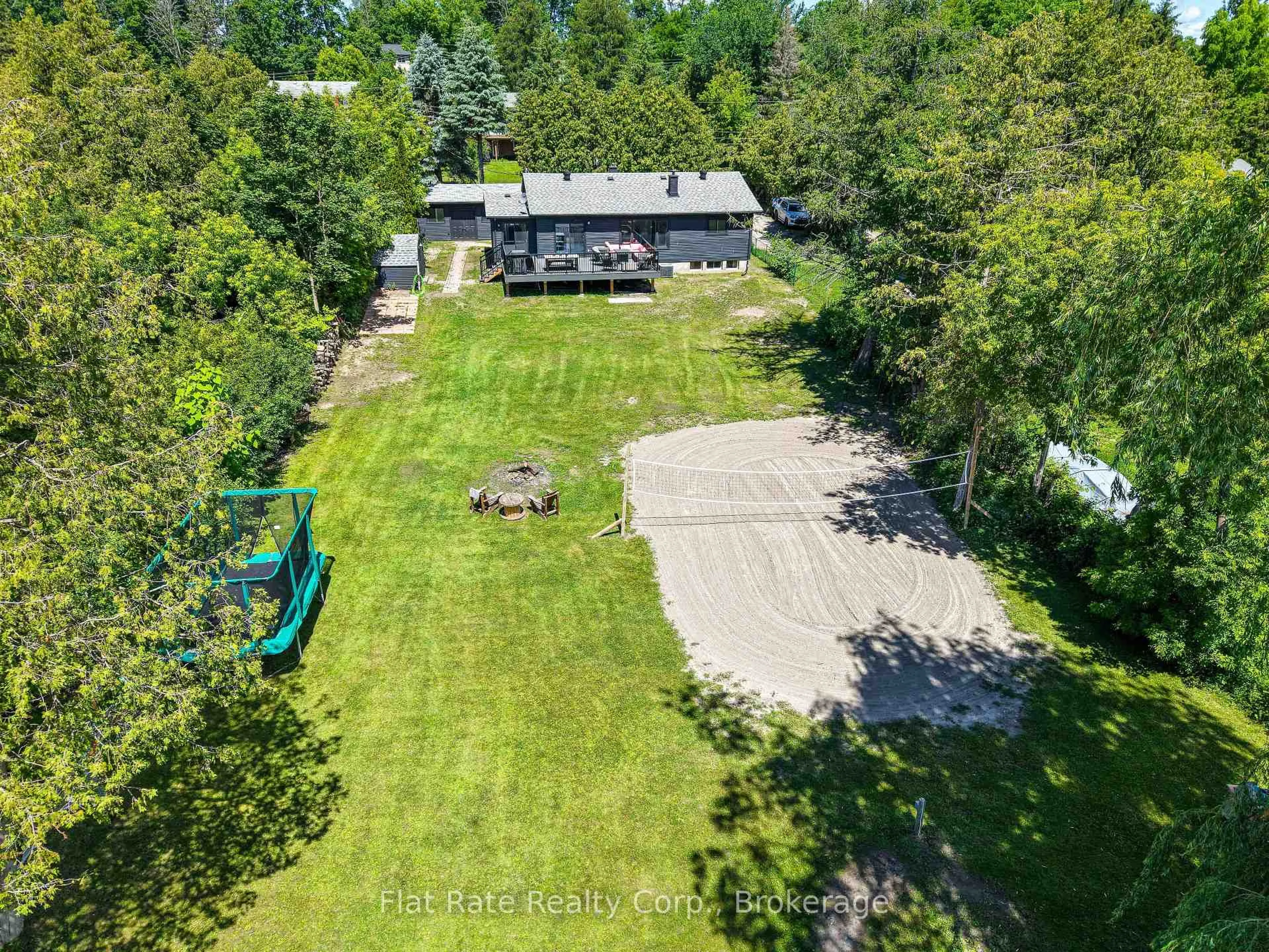 A pic from outside/outdoor area/front of a property/back of a property/a pic from drone, unknown for 150 MARYLAND Dr, Selwyn Ontario K9J 6X3
