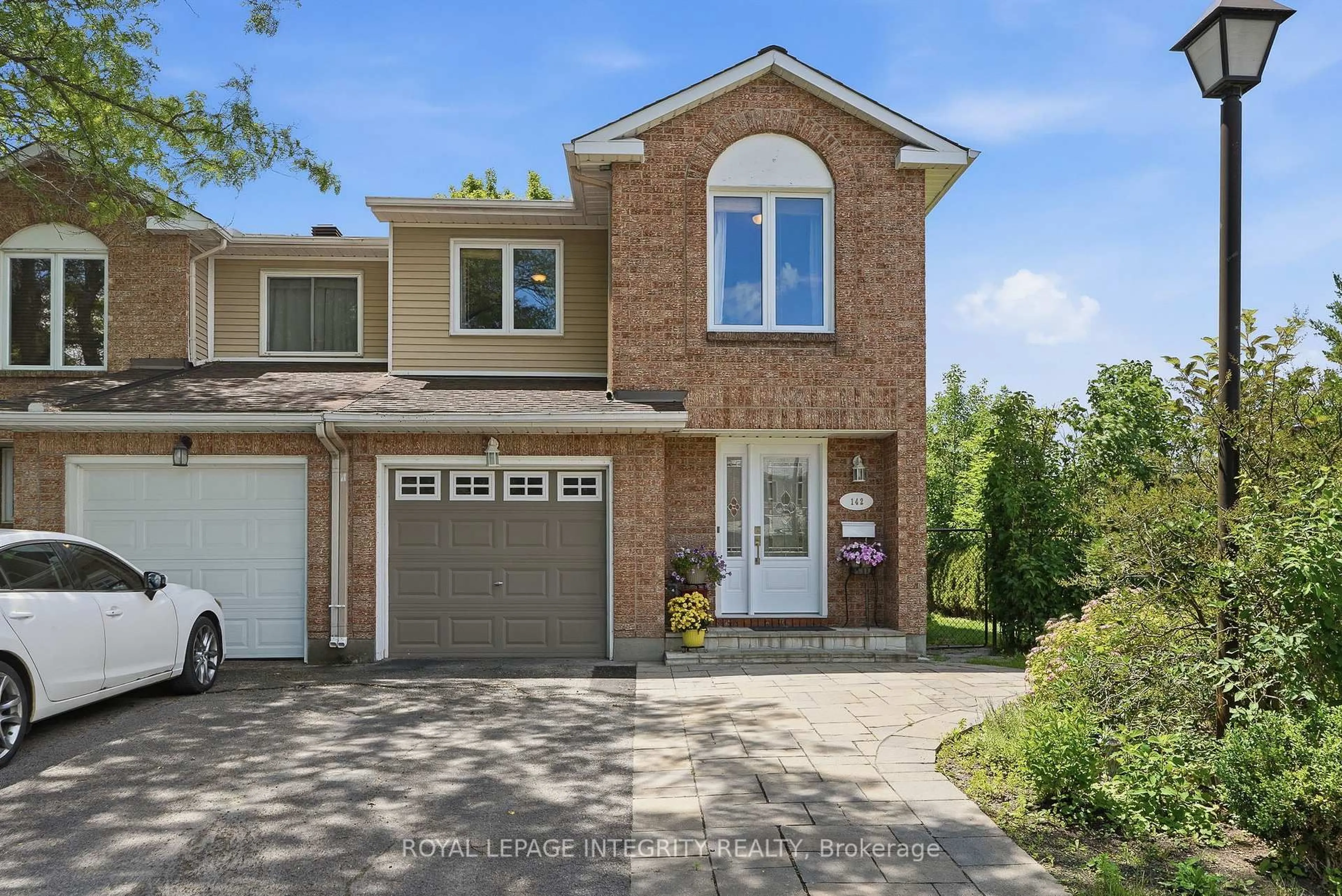 Home with brick exterior material, street for 142 Gladecrest Crt, Ottawa Ontario K2H 9J8