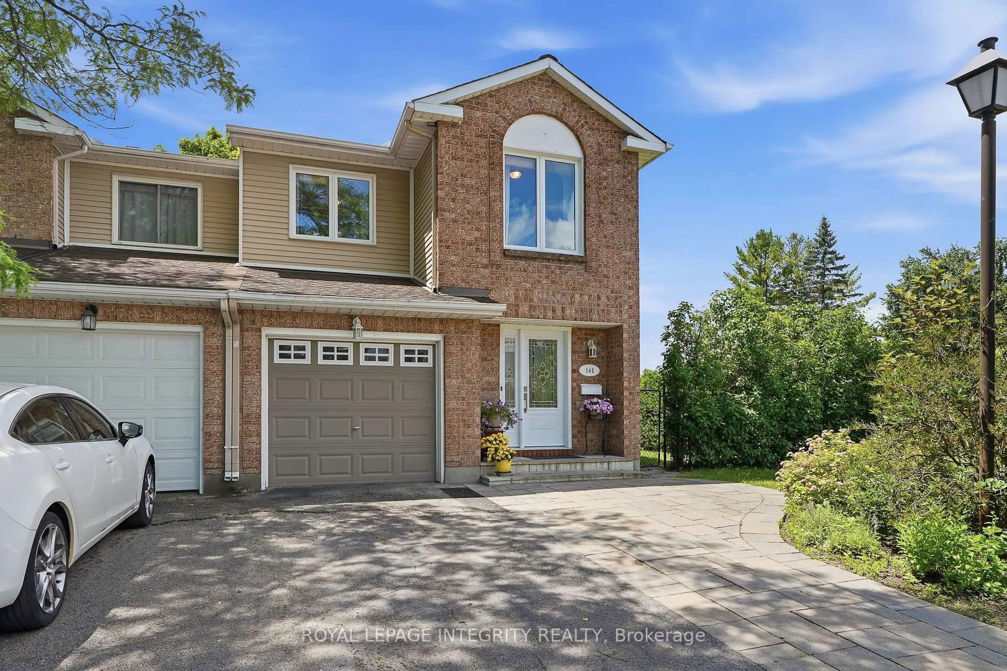 Home with brick exterior material, street for 142 Gladecrest Crt, Ottawa Ontario K2H 9J8