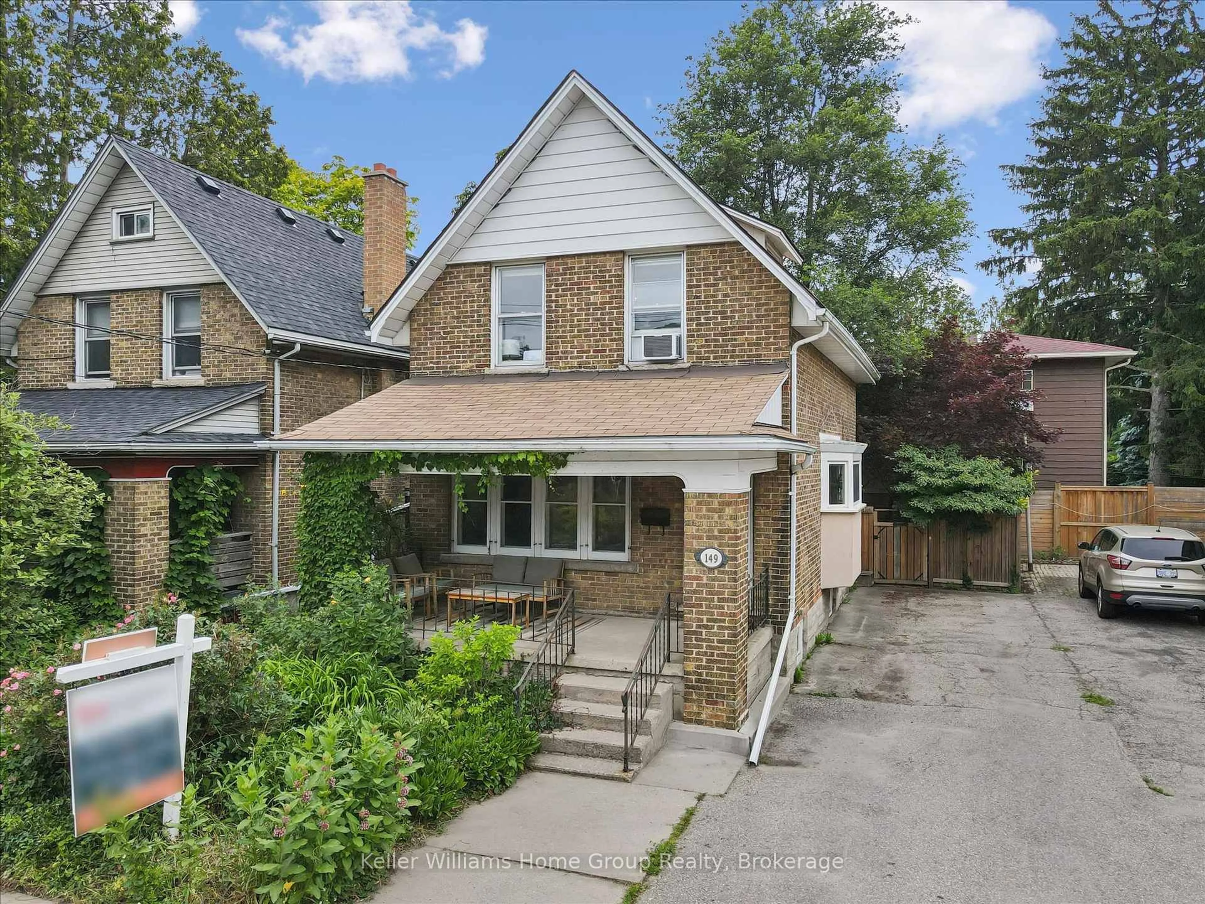 Home with brick exterior material, street for 149 London Rd, Guelph Ontario N1H 2C2