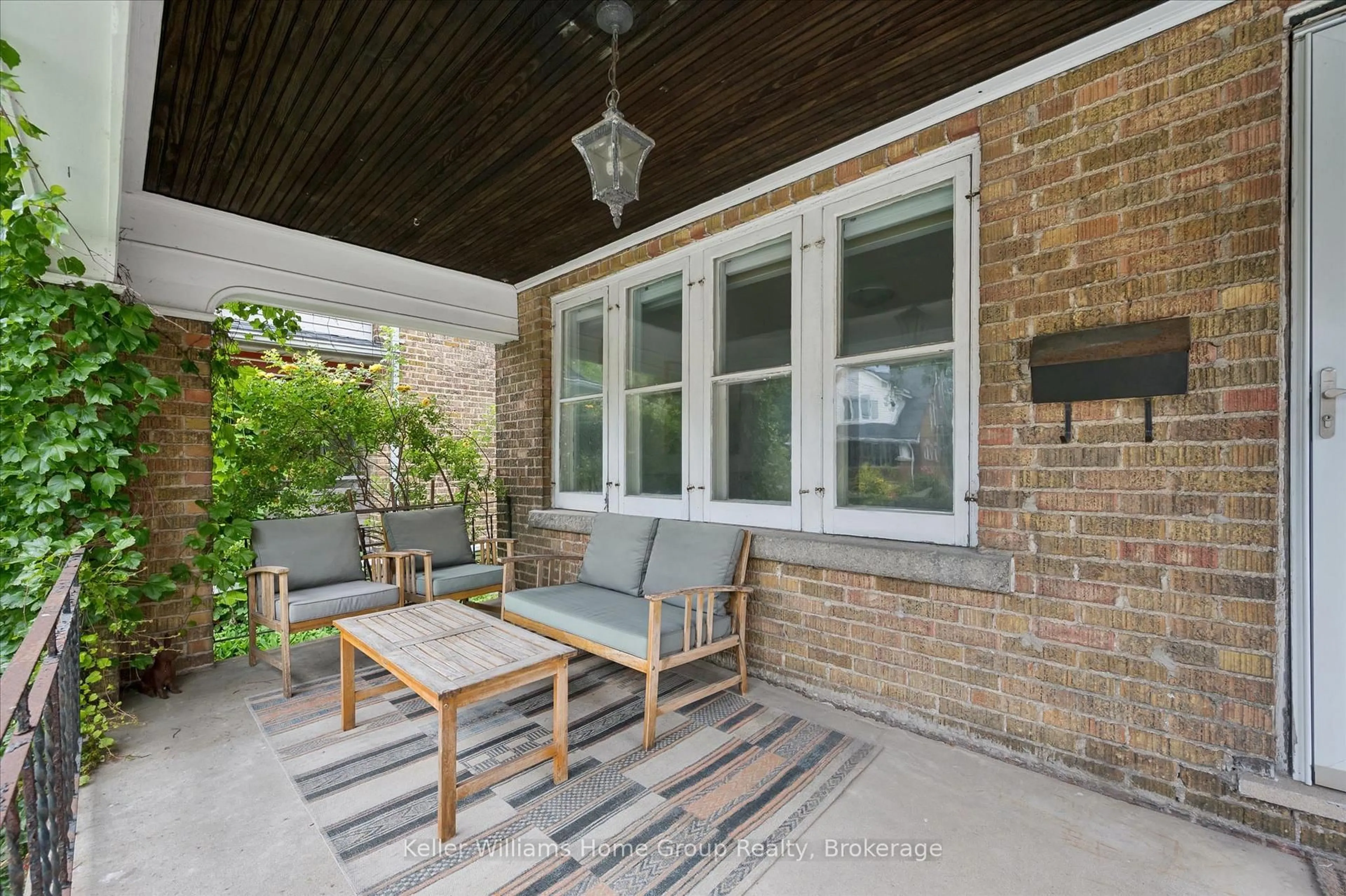 Patio, street for 149 London Rd, Guelph Ontario N1H 2C2