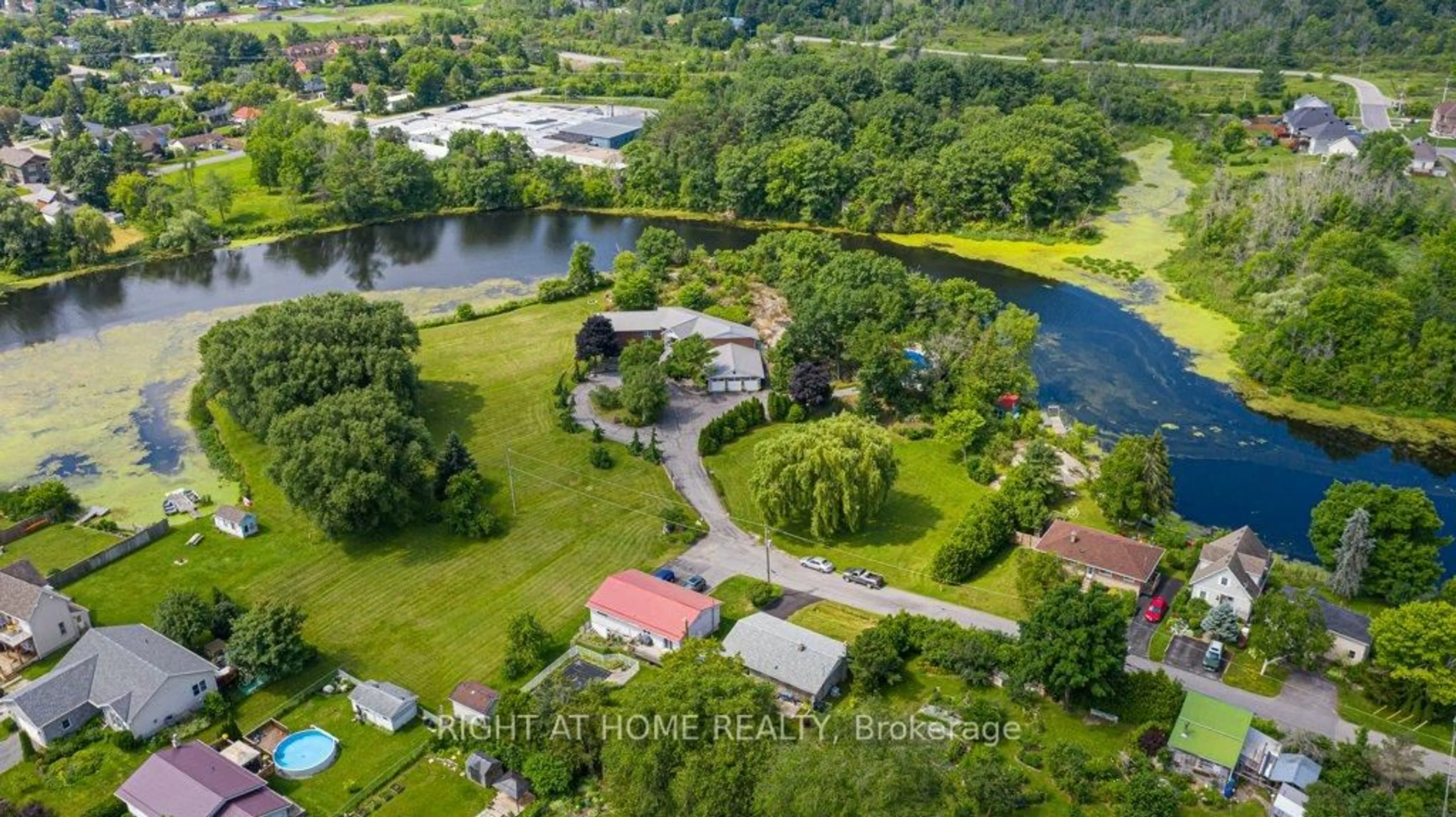 A pic from outside/outdoor area/front of a property/back of a property/a pic from drone, water/lake/river/ocean view for 550 Queen St, Gananoque Ontario K7G 2B1