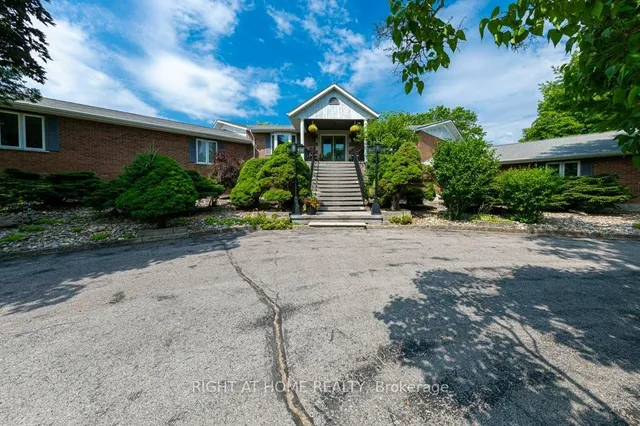 550 Queen St, Gananoque 5