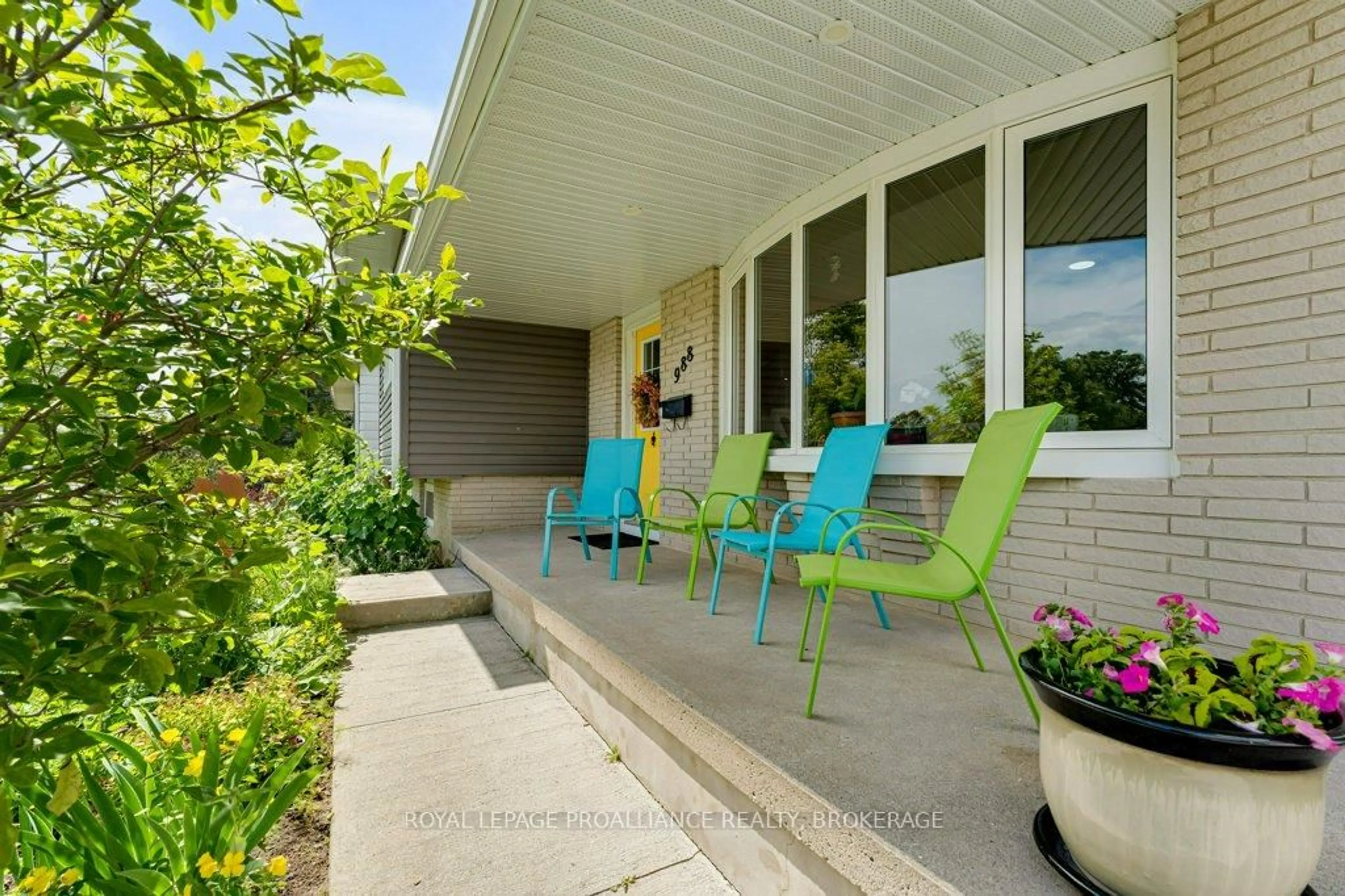 Patio, street for 988 Hudson Dr, Kingston Ontario K7M 5K7