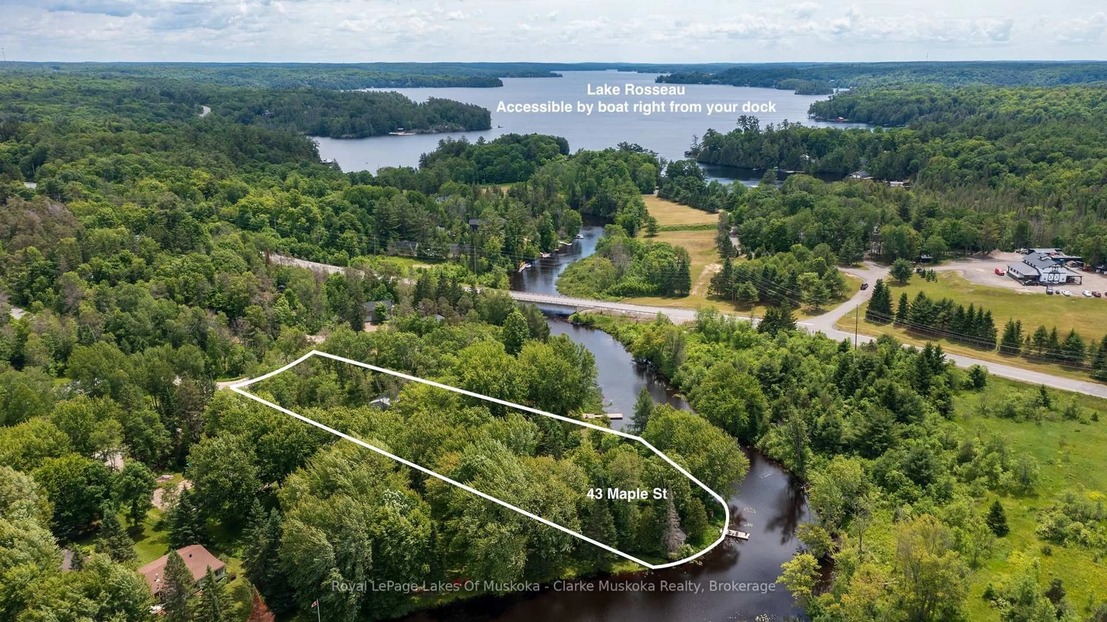 A pic from outside/outdoor area/front of a property/back of a property/a pic from drone, water/lake/river/ocean view for 43 MAPLE ST, Seguin Ontario P0C 1J0