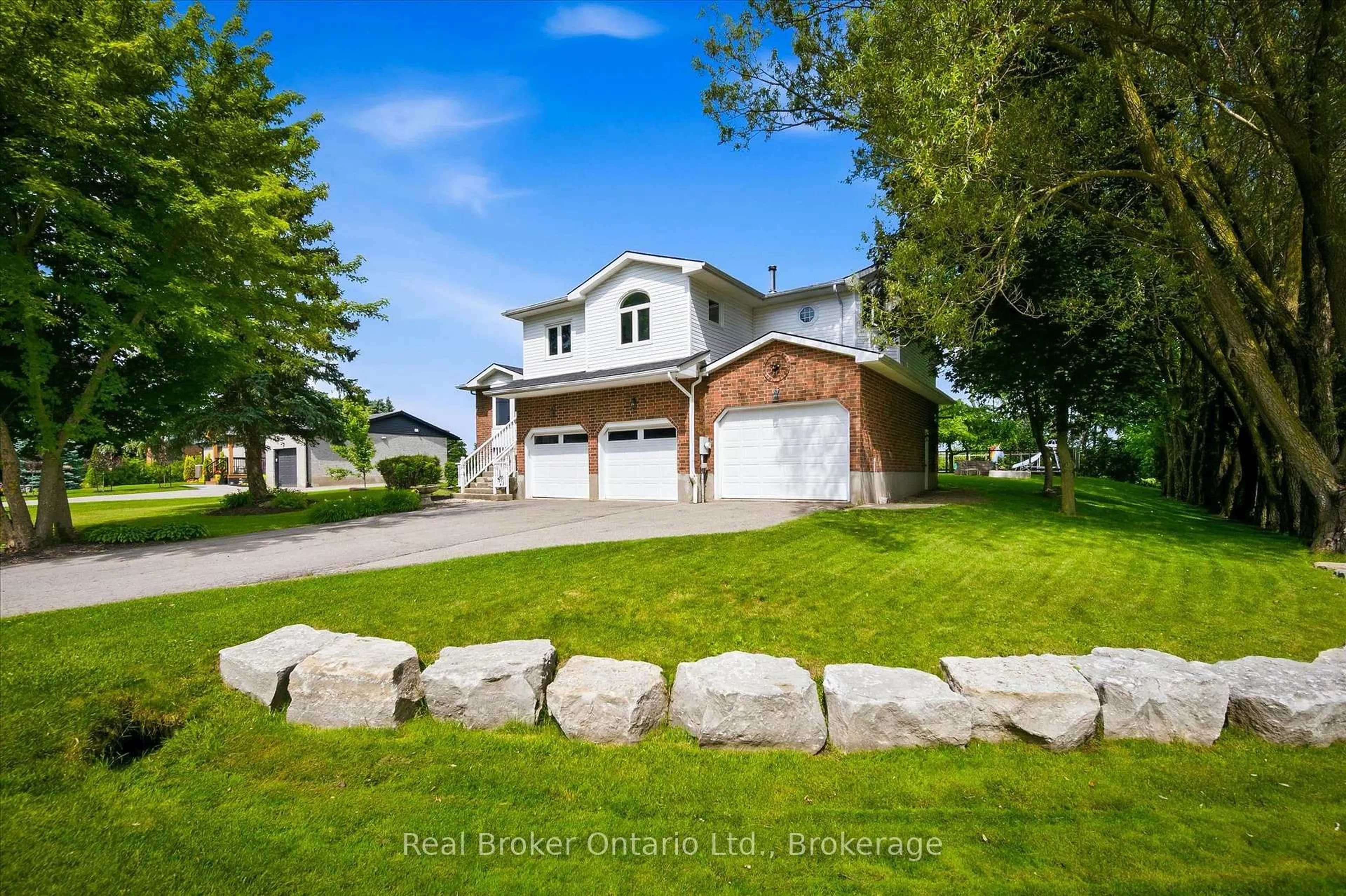 A pic from outside/outdoor area/front of a property/back of a property/a pic from drone, unknown for 170 Elmslie Pl, Centre Wellington Ontario N0B 1S0