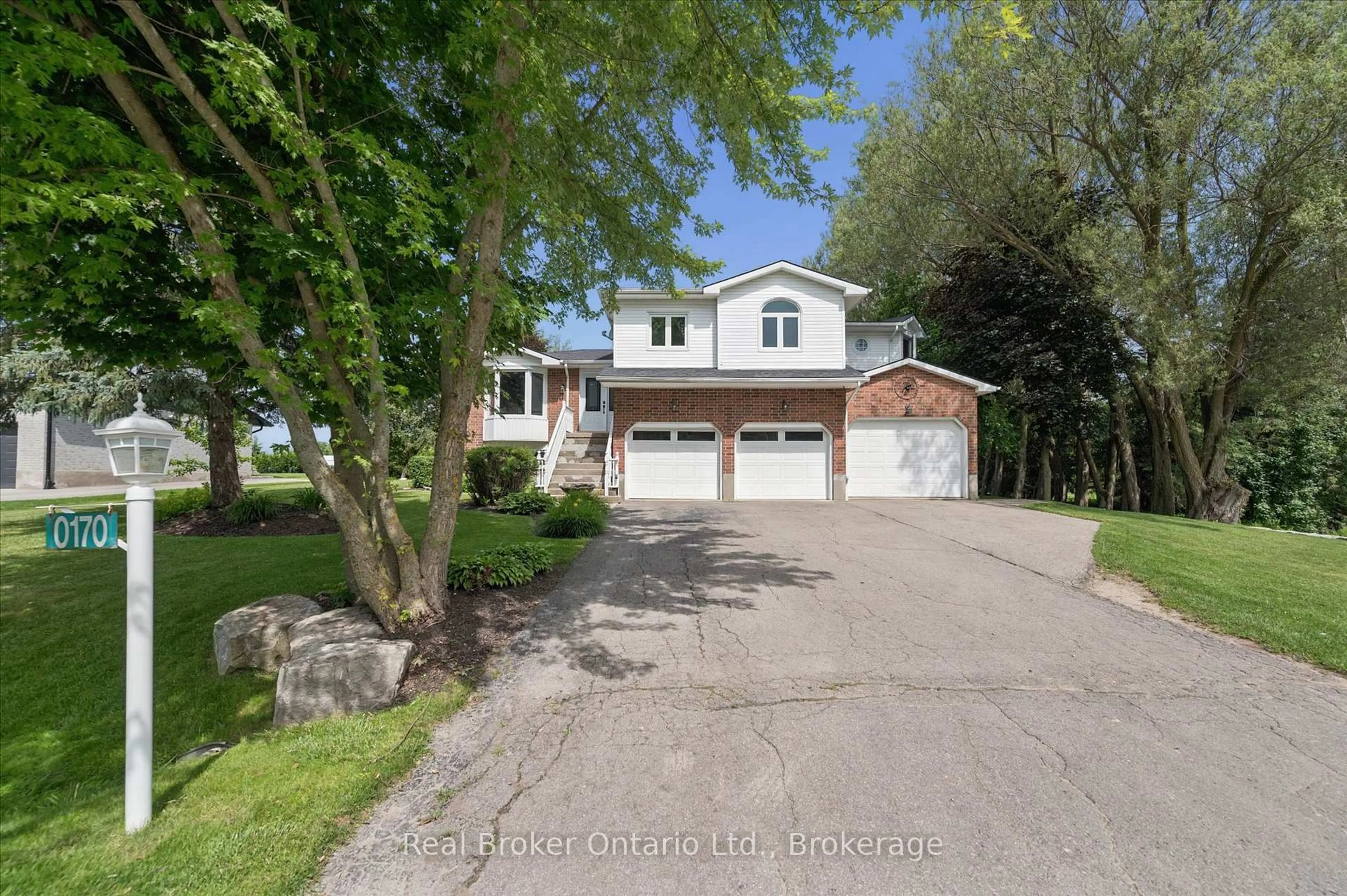 A pic from outside/outdoor area/front of a property/back of a property/a pic from drone, street for 170 Elmslie Pl, Centre Wellington Ontario N0B 1S0