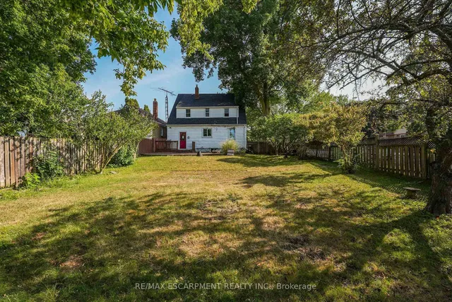 9 Arlington Ave, St. Catharines 2