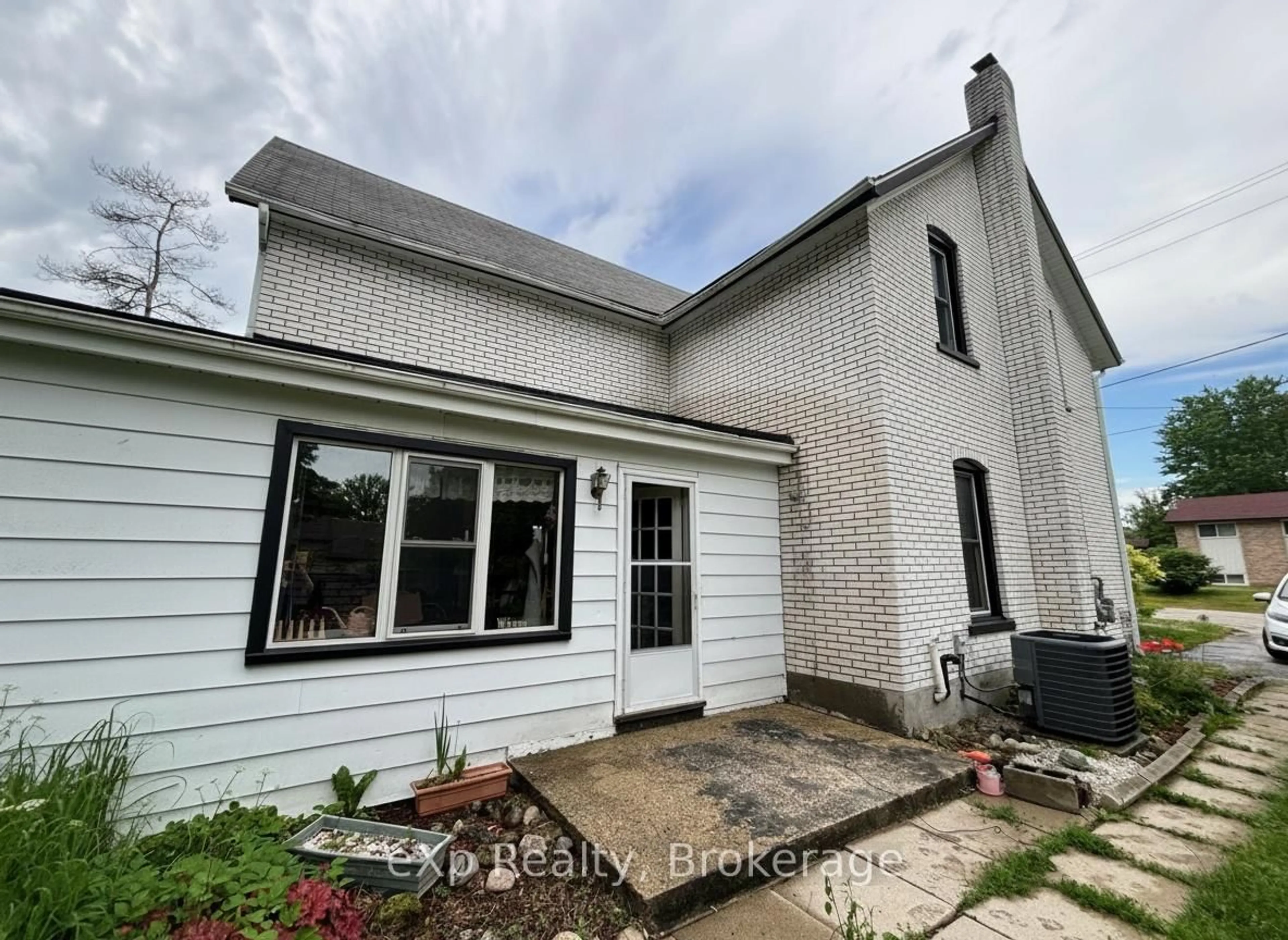 A pic from outside/outdoor area/front of a property/back of a property/a pic from drone, building for 159 Jackson St, West Grey Ontario N0G 1R0