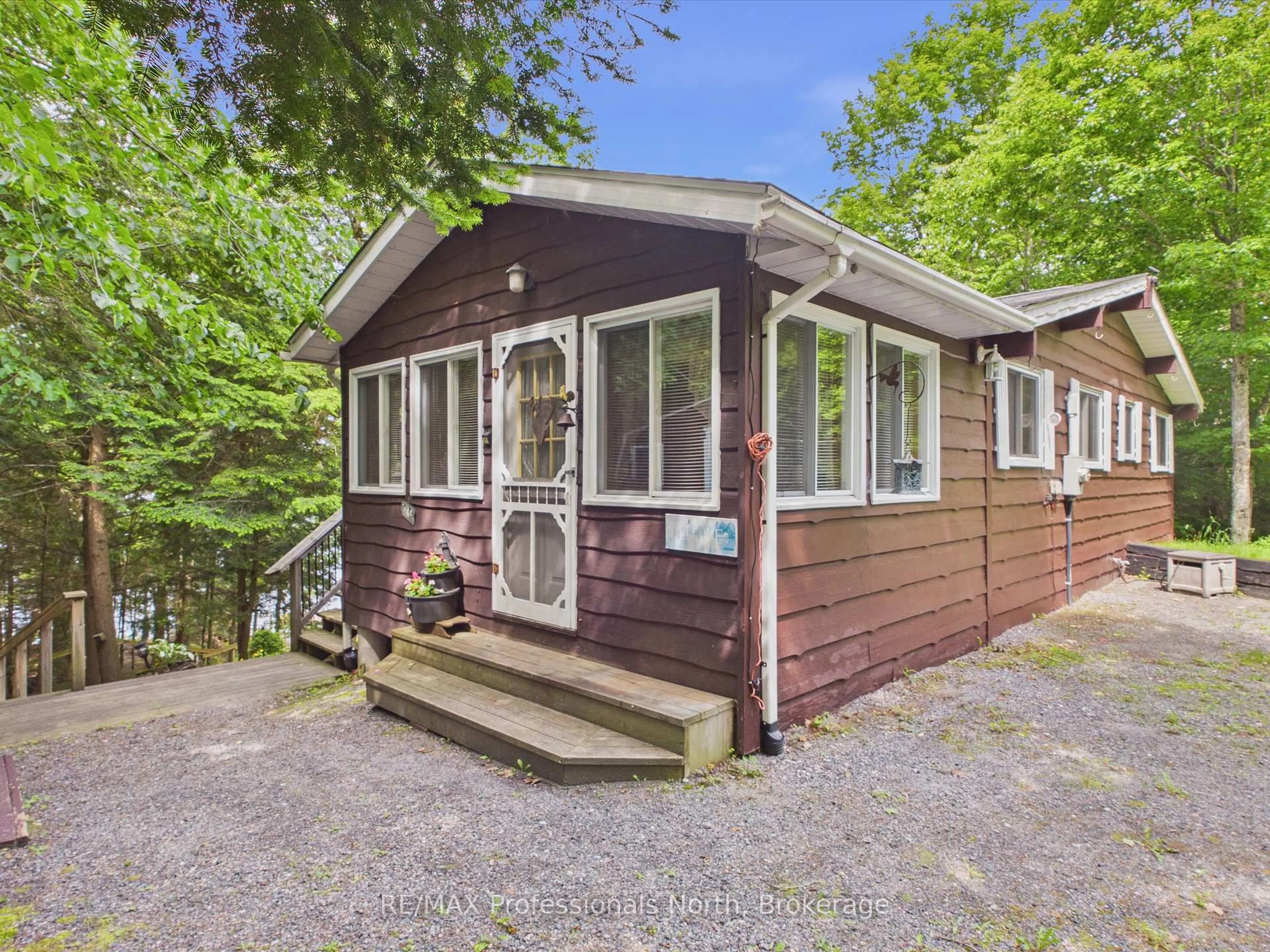 Shed for 1007 Leech Lake Point Rd, Bracebridge Ontario P1L 1X3