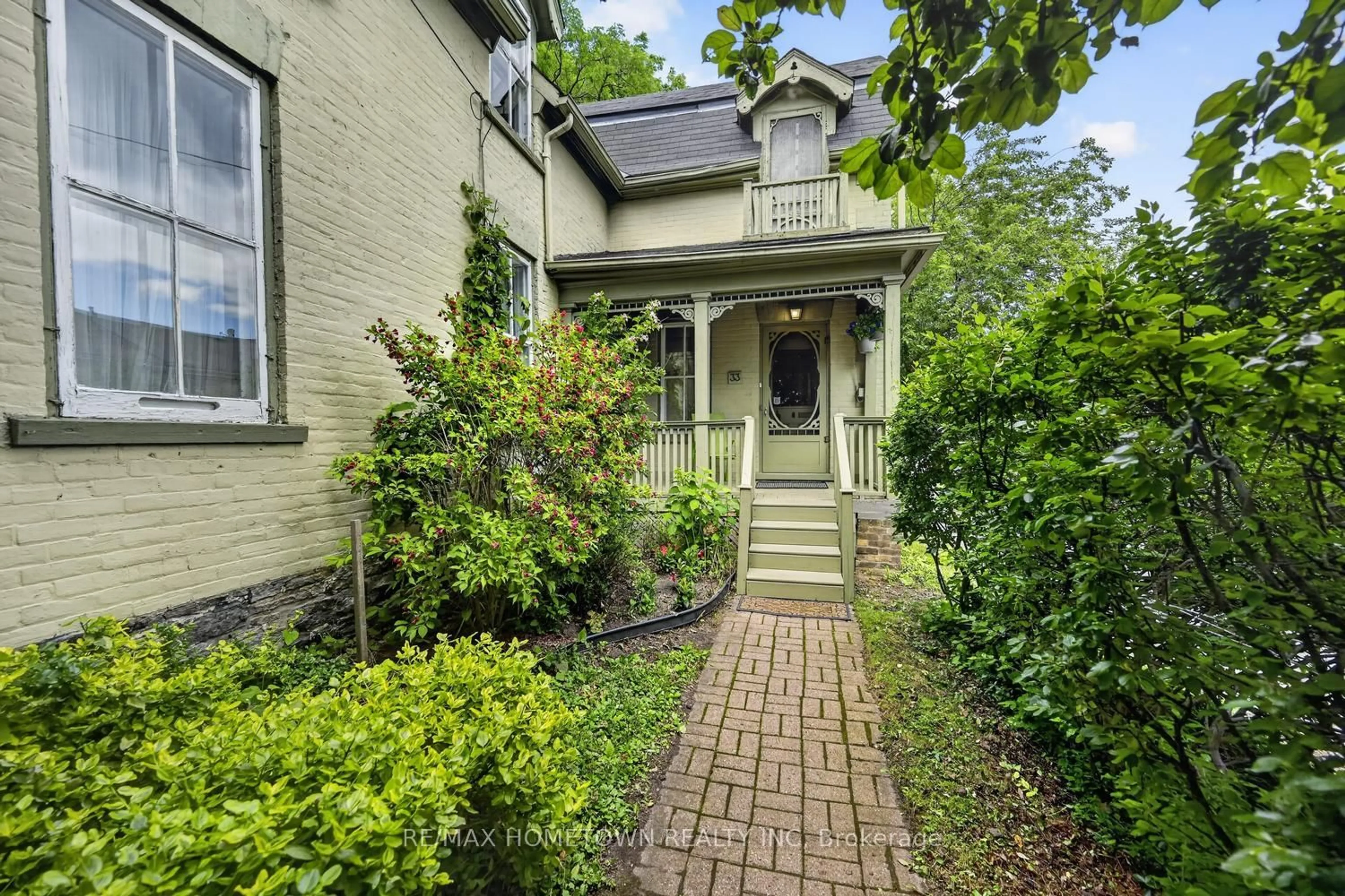 Home with brick exterior material, street for 33 Park St, Brockville Ontario K6V 2G3