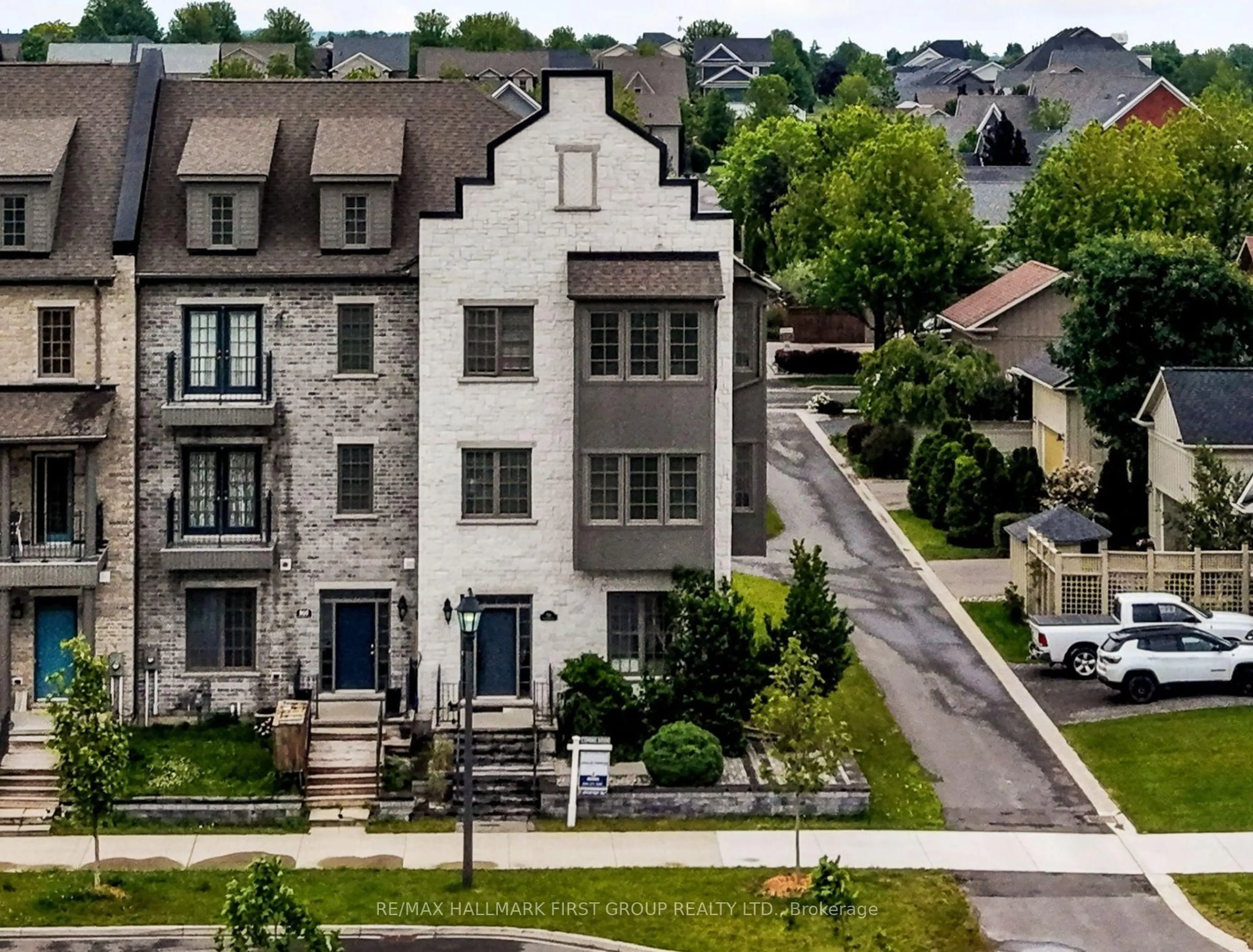 A pic from outside/outdoor area/front of a property/back of a property/a pic from drone, street for 798 New Amherst Blvd, Cobourg Ontario K9A 0G5