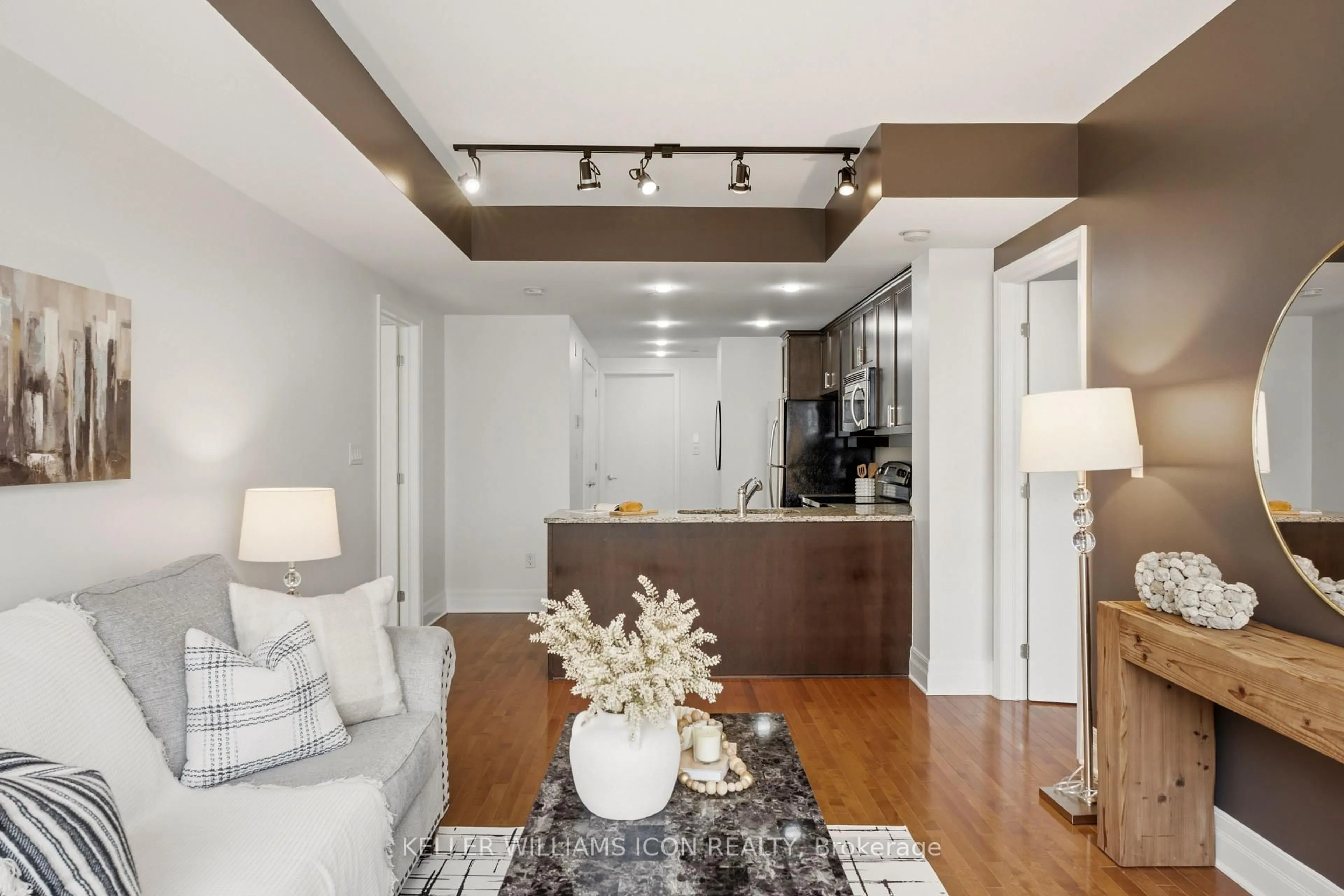 Unknown for 950 Marguerite Ave #213, Ottawa Ontario K1K 3T8