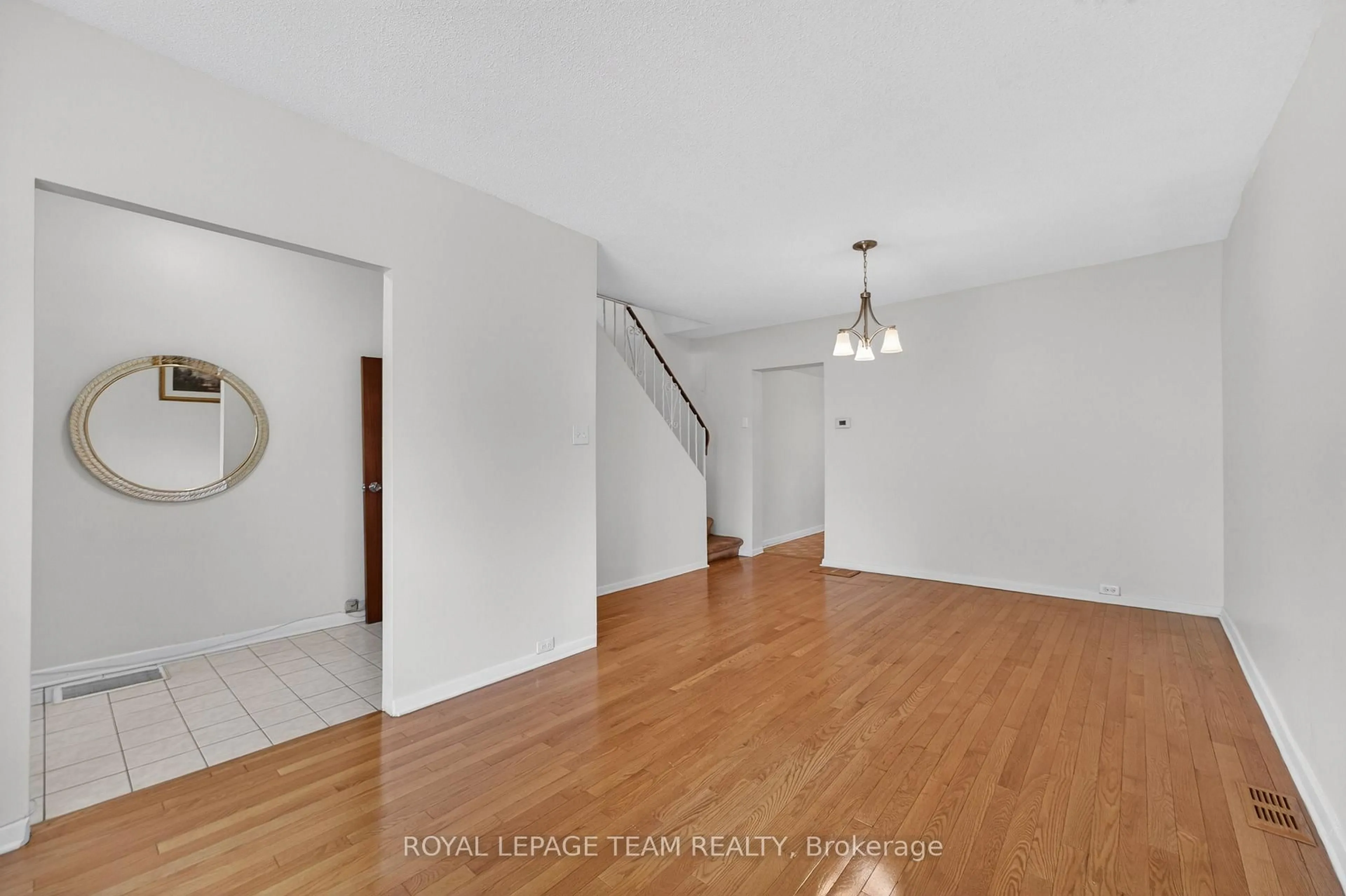 Unknown for 274 Breezehill Ave, Ottawa Ontario K1Y 2J3