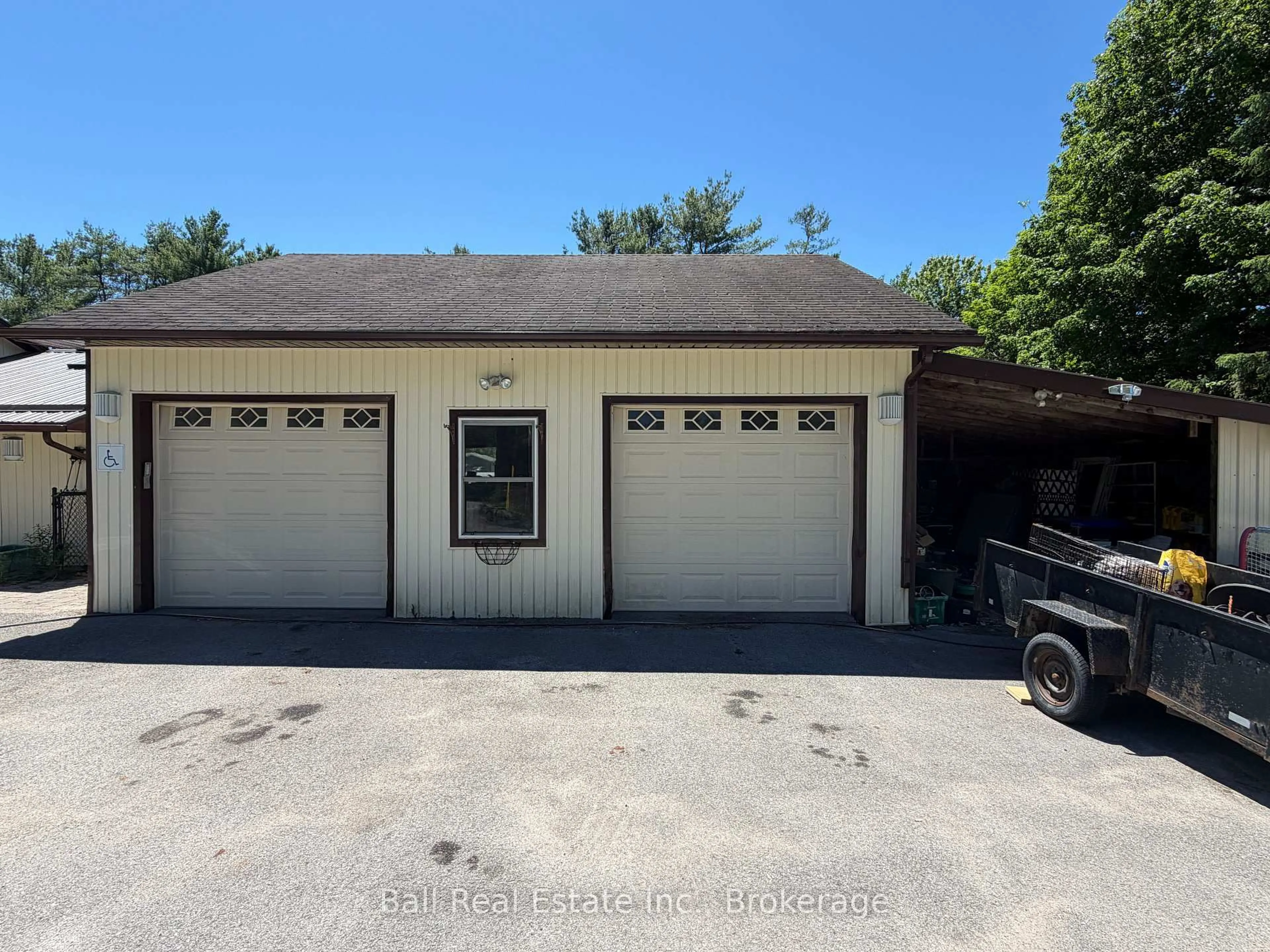 Indoor garage for 51 Cameron Rd, Kawartha Lakes Ontario K0M 2L0