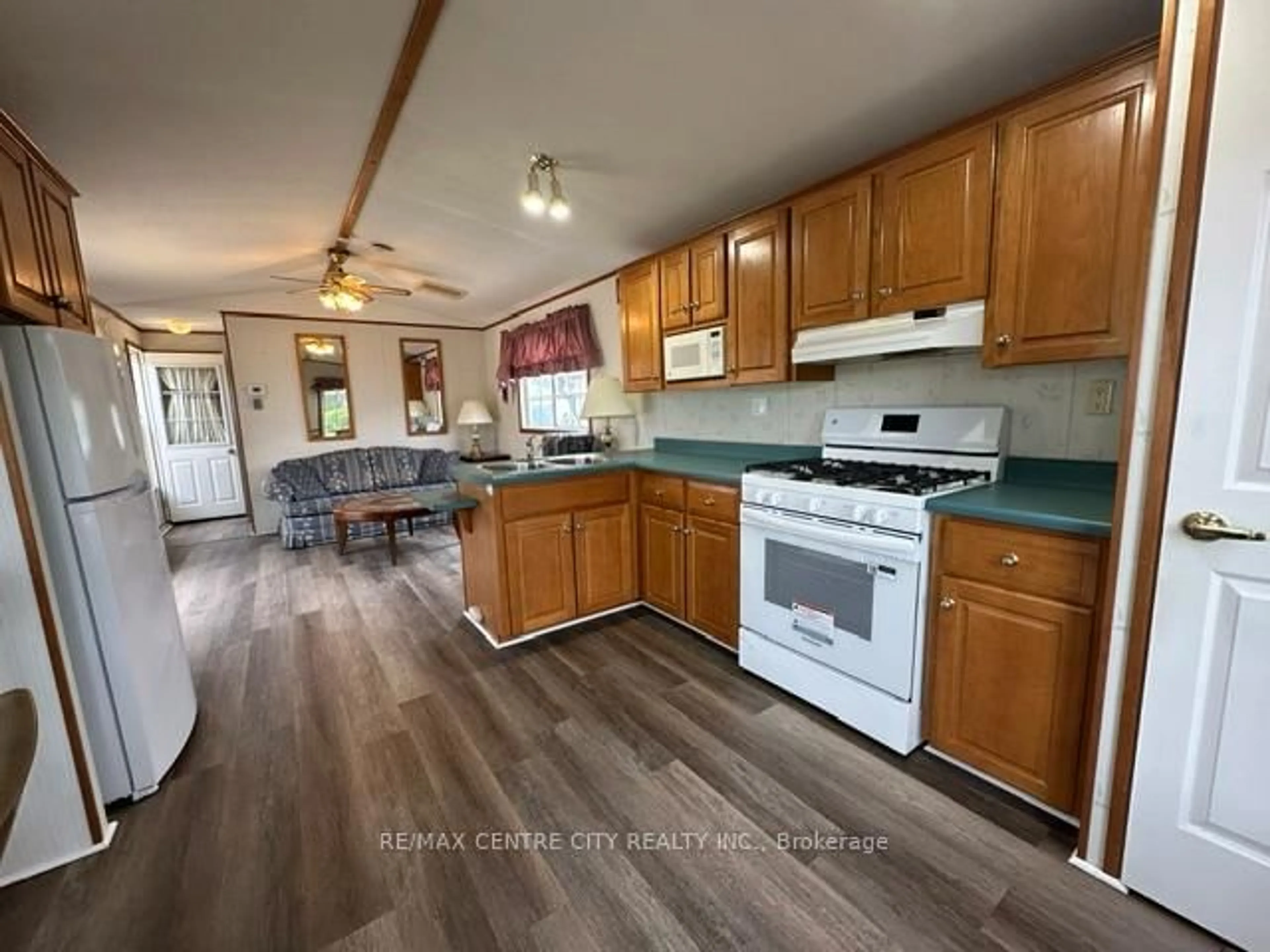 Unknown for 2189 Dundas St #67, London East Ontario N5V 1H3