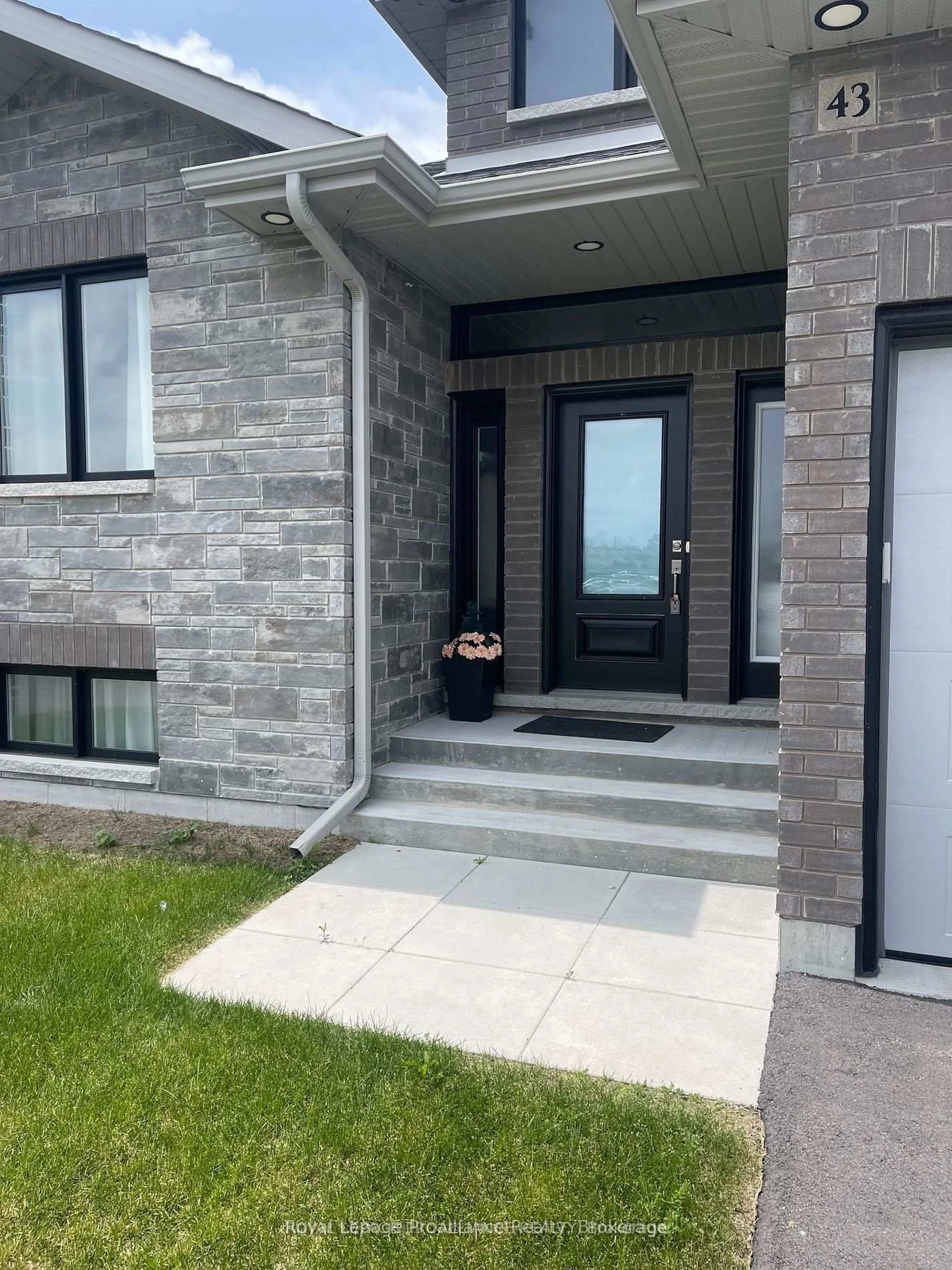 Unknown for 43 Cattail Cres, Quinte West Ontario K8V 0J3
