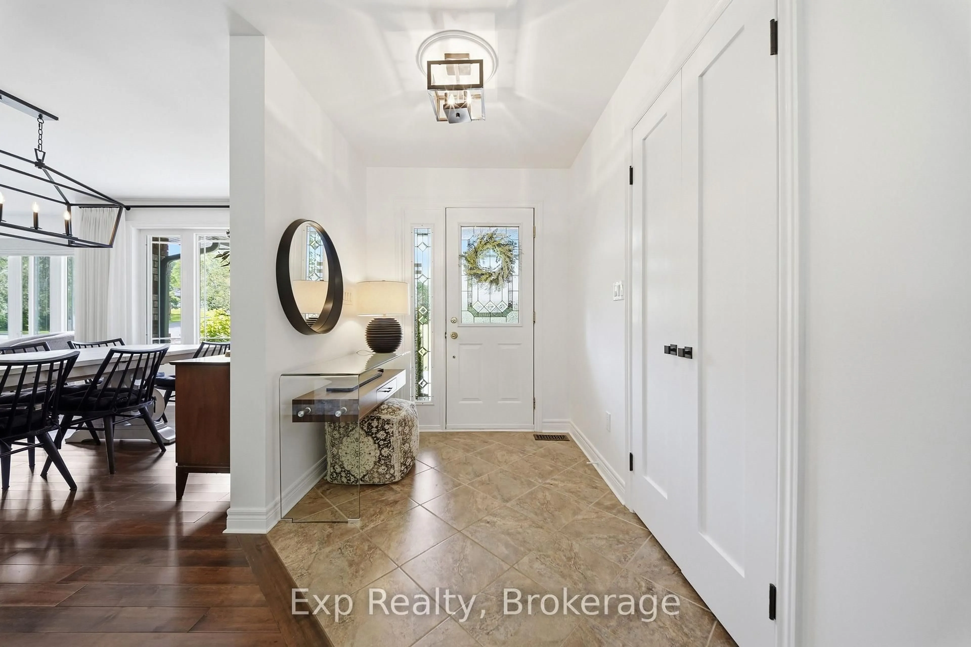 Indoor entryway for 1226 Little Creek Rd, Napanee Ontario K7R 3K6