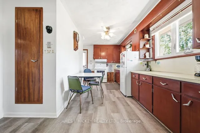 22 Sydney St, Chalk River 5
