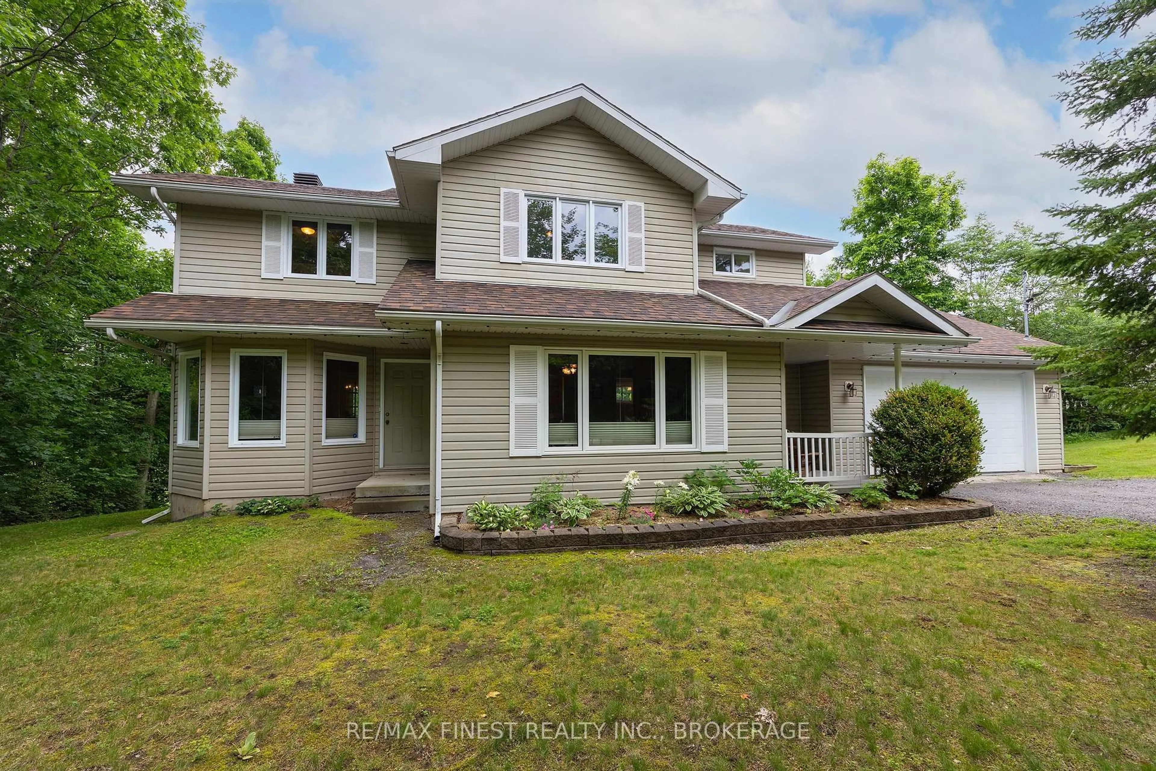 Home with vinyl exterior material, street for 147 Selton Rd, Leeds and the Thousand Islands Ontario K0E 1L0
