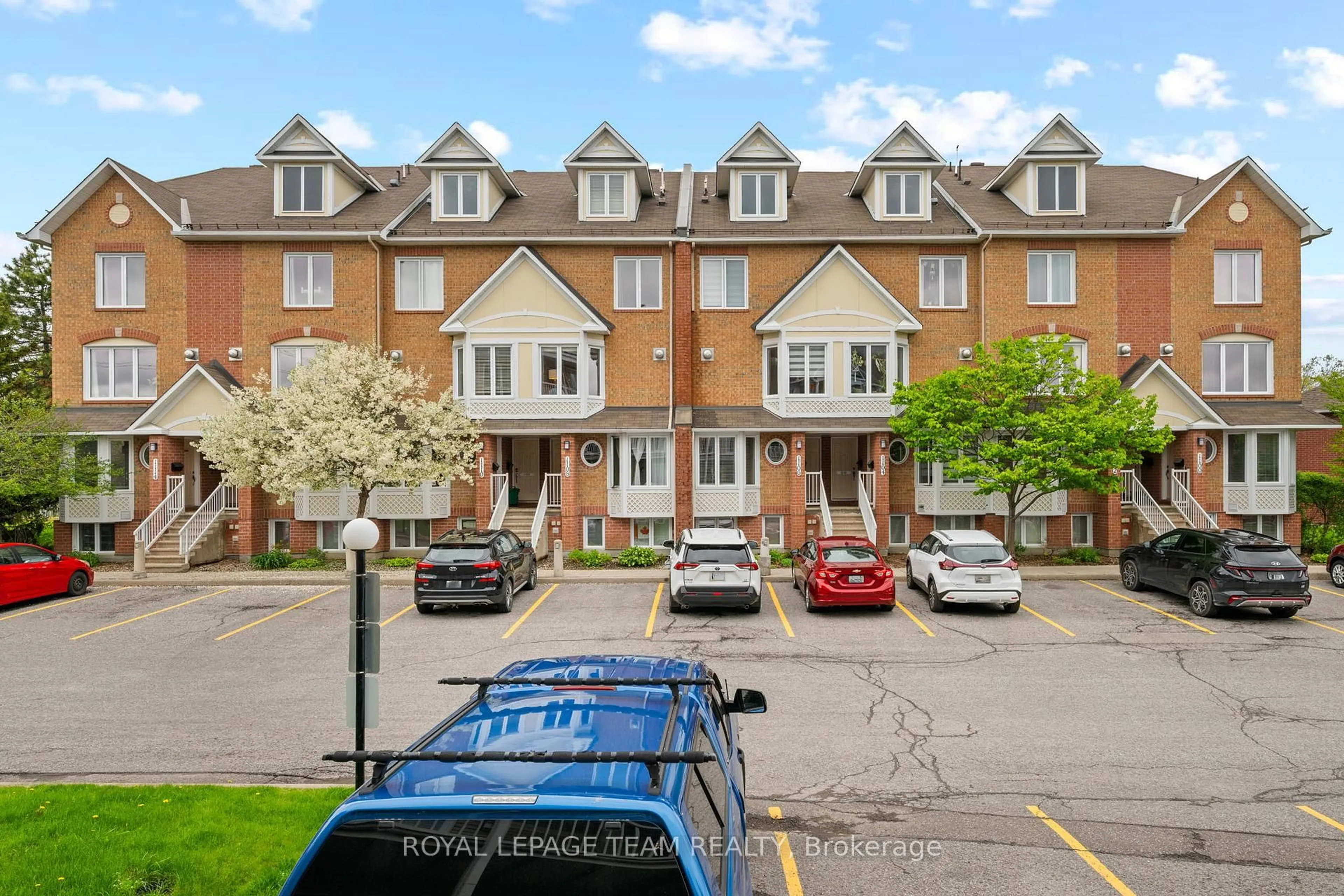 A pic from outside/outdoor area/front of a property/back of a property/a pic from drone, street for 1108 Gablefield Private #20, Ottawa Ontario K1J 1E3