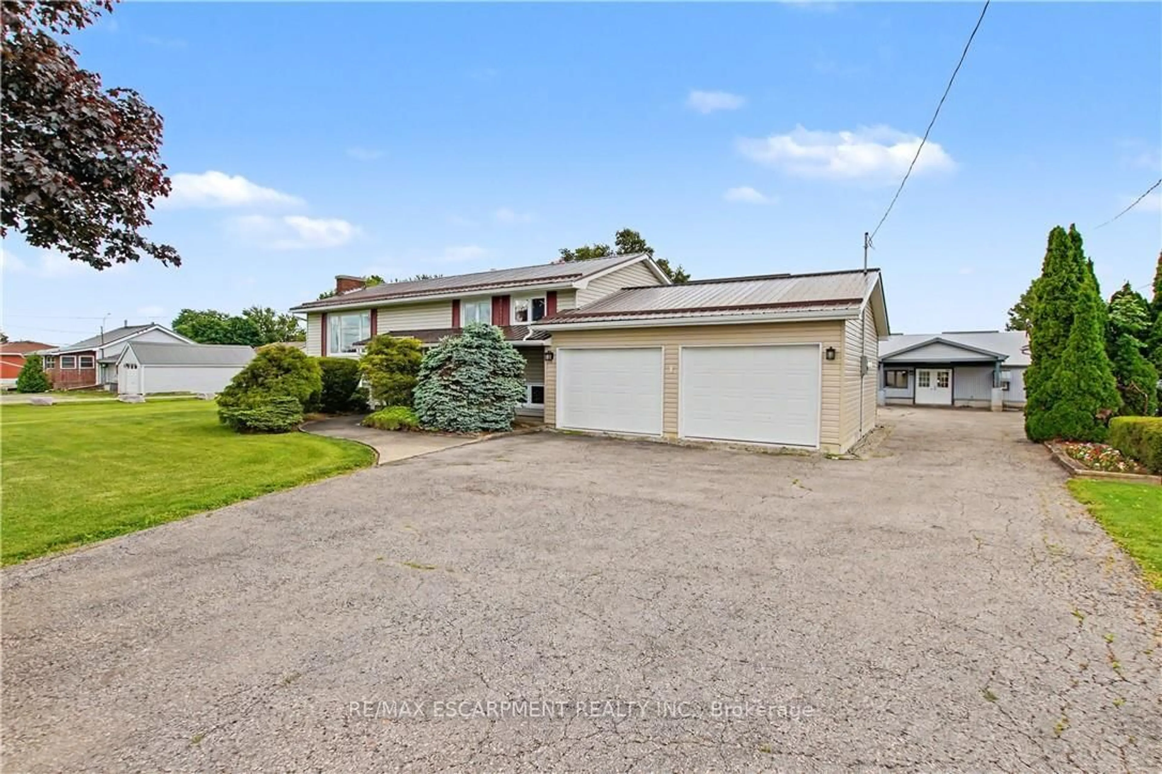 A pic from outside/outdoor area/front of a property/back of a property/a pic from drone, street for 5 Unity Side Rd, Haldimand Ontario N3W 1Y1